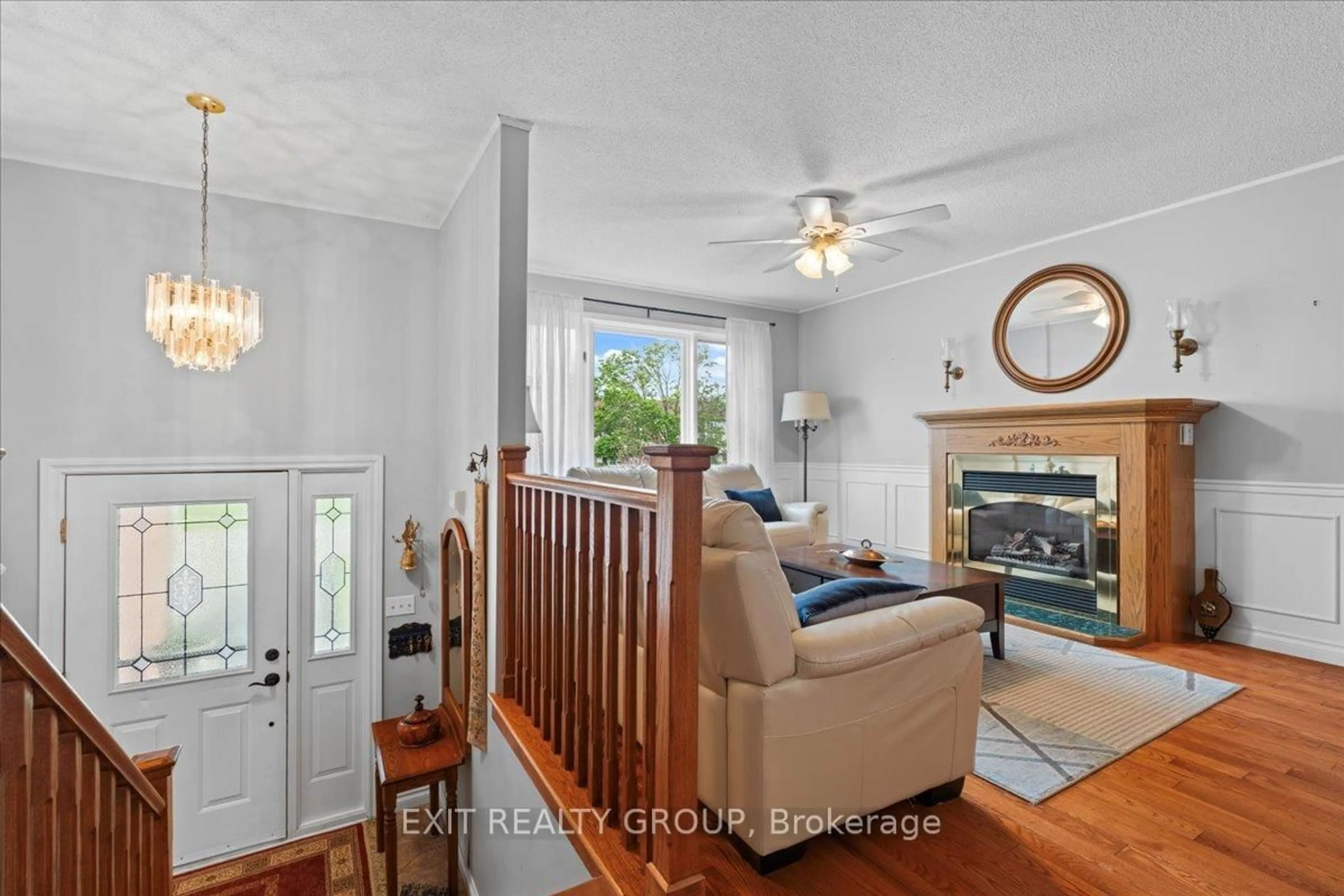 Living room with furniture, unknown for 41 Faraday Gdns, Belleville Ontario K8P 5J5