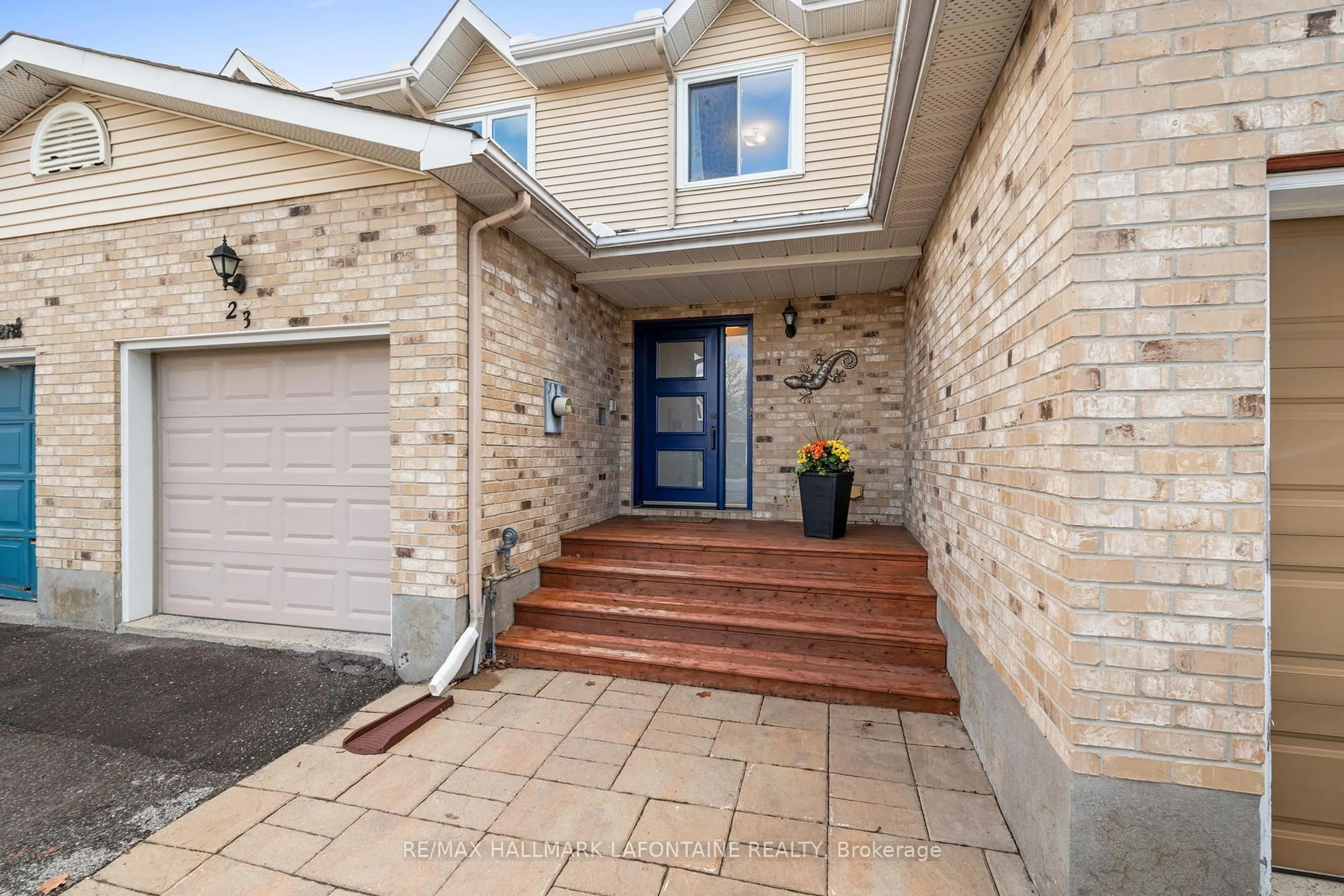 Home with brick exterior material, street for 23 Kathleen Cres, Stittsville Ontario K2S 1L5