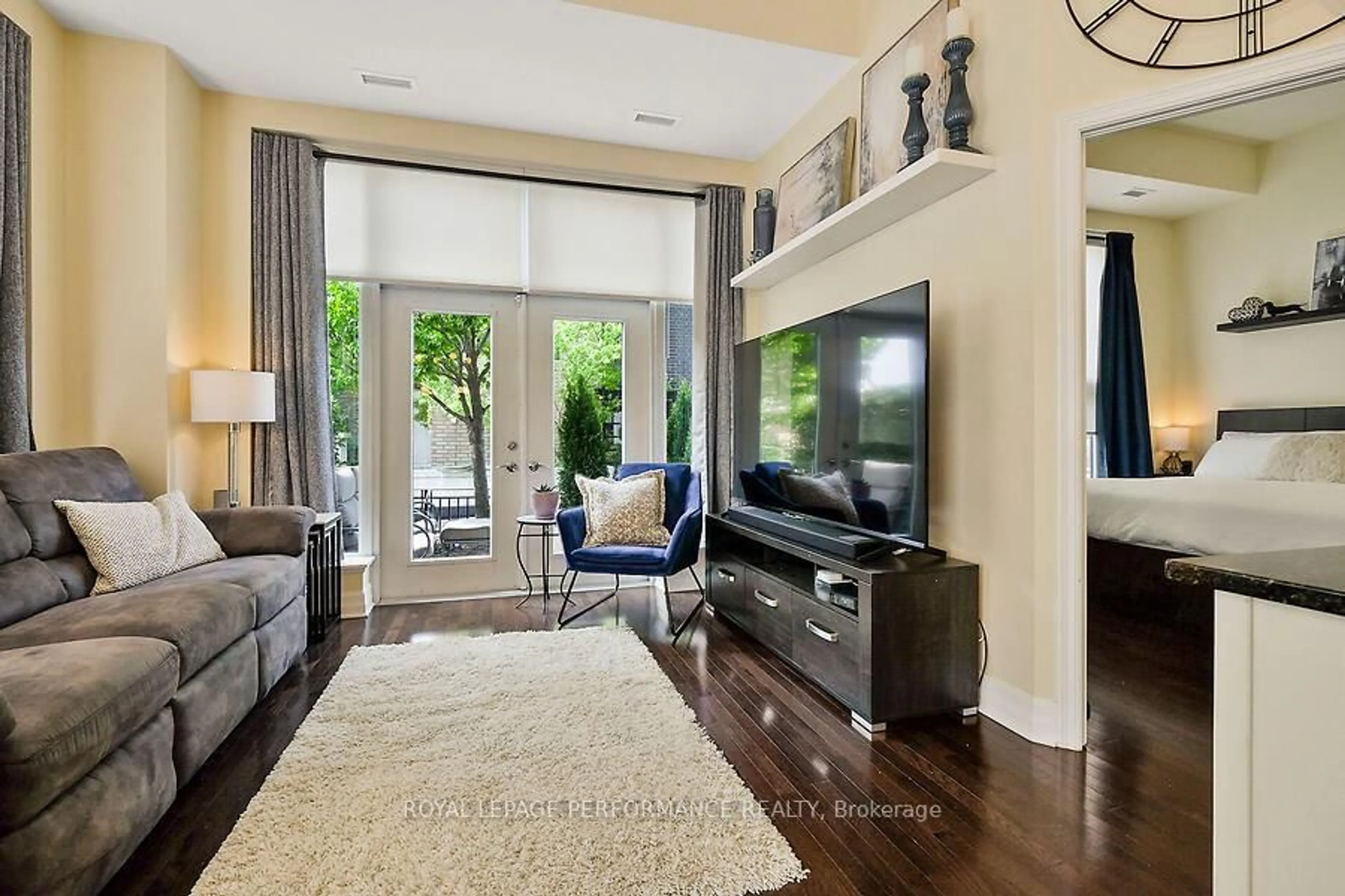 Living room with furniture, unknown for 75 Cleary Ave, Ottawa Ontario K2A 1R8