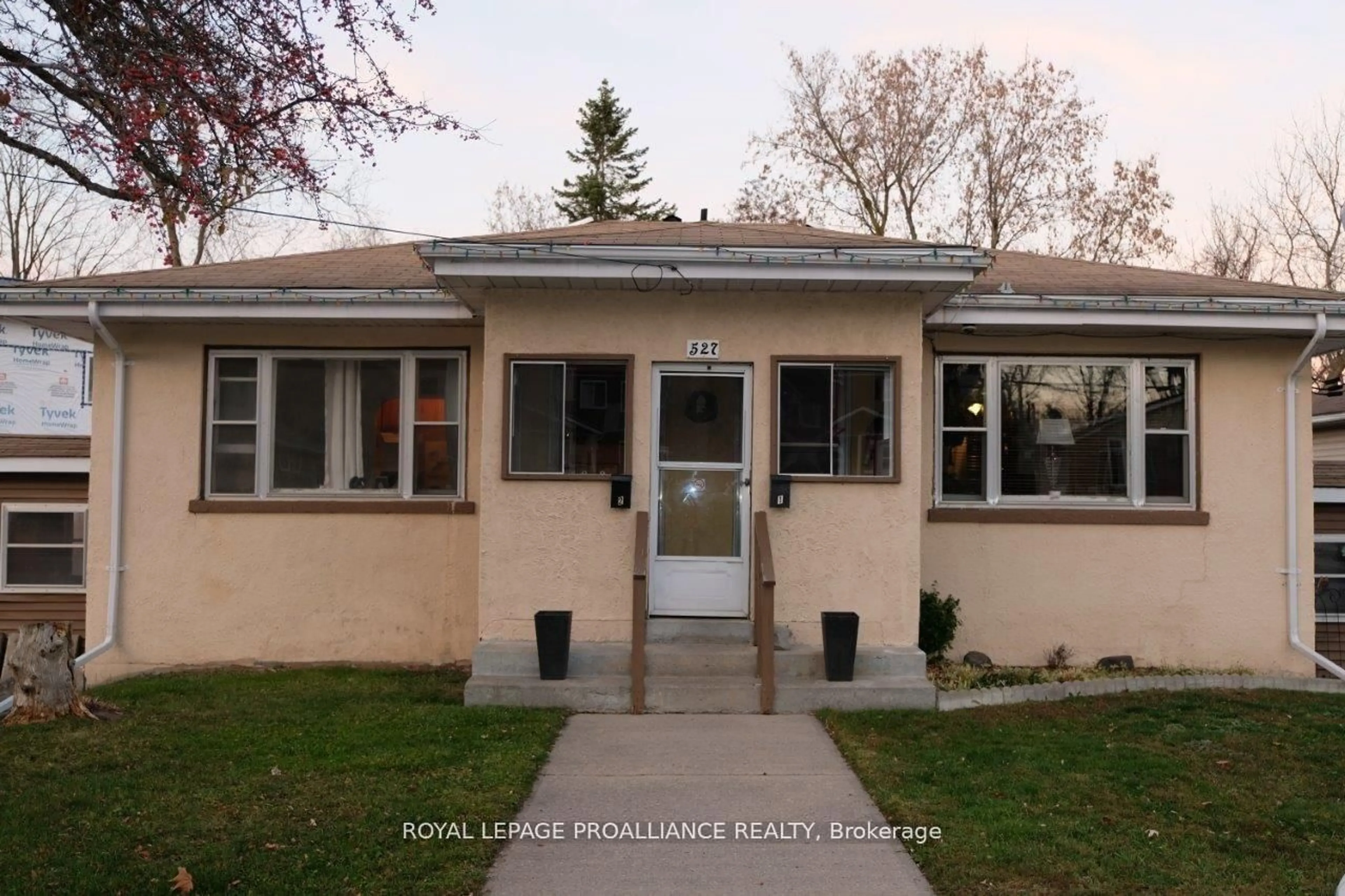 Unknown for 527 Front St, Quinte West Ontario K8V 4R4