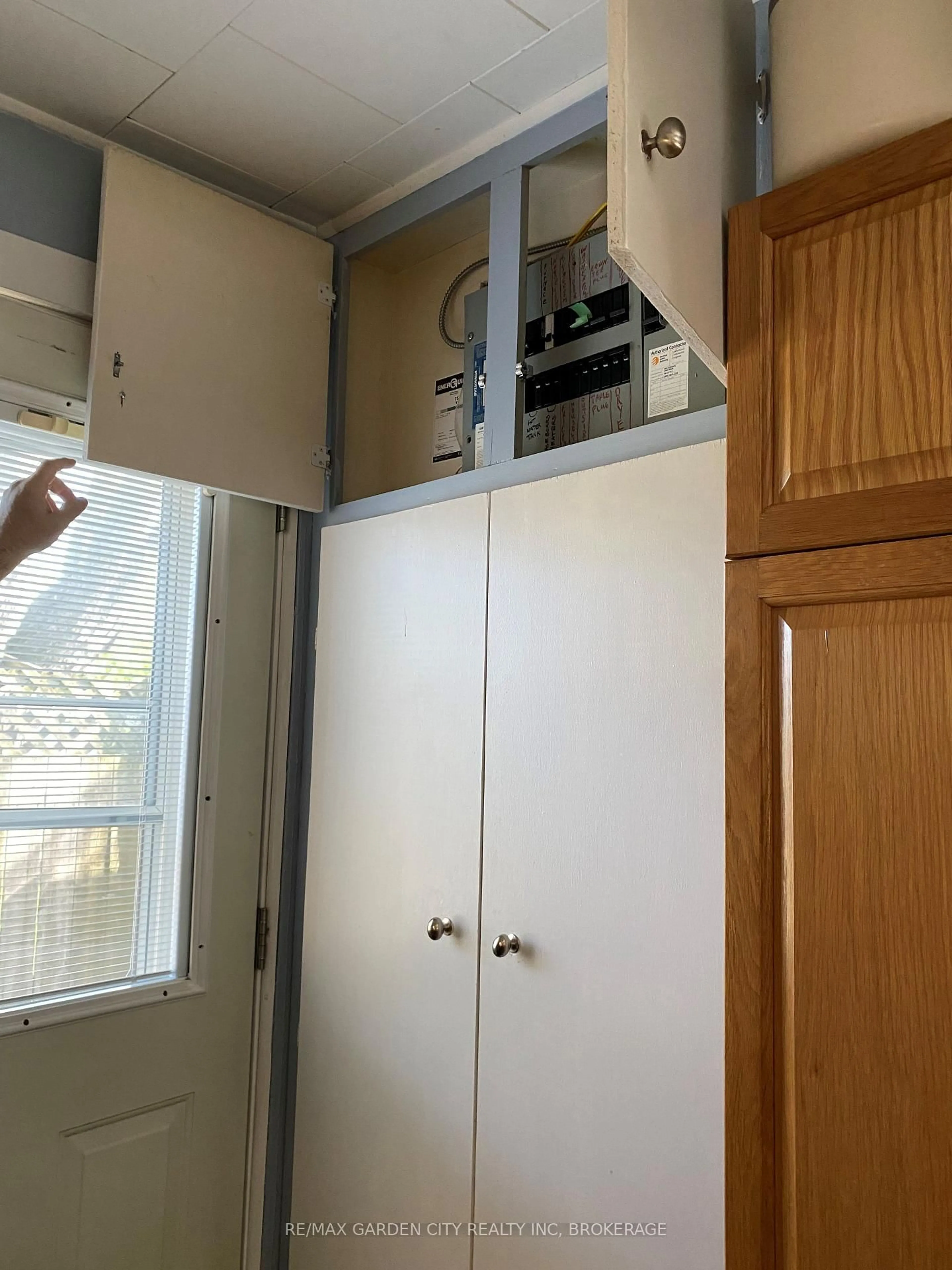 Standard kitchen, floor is not visible for 346 FLEET St, Welland Ontario L3B 4X3