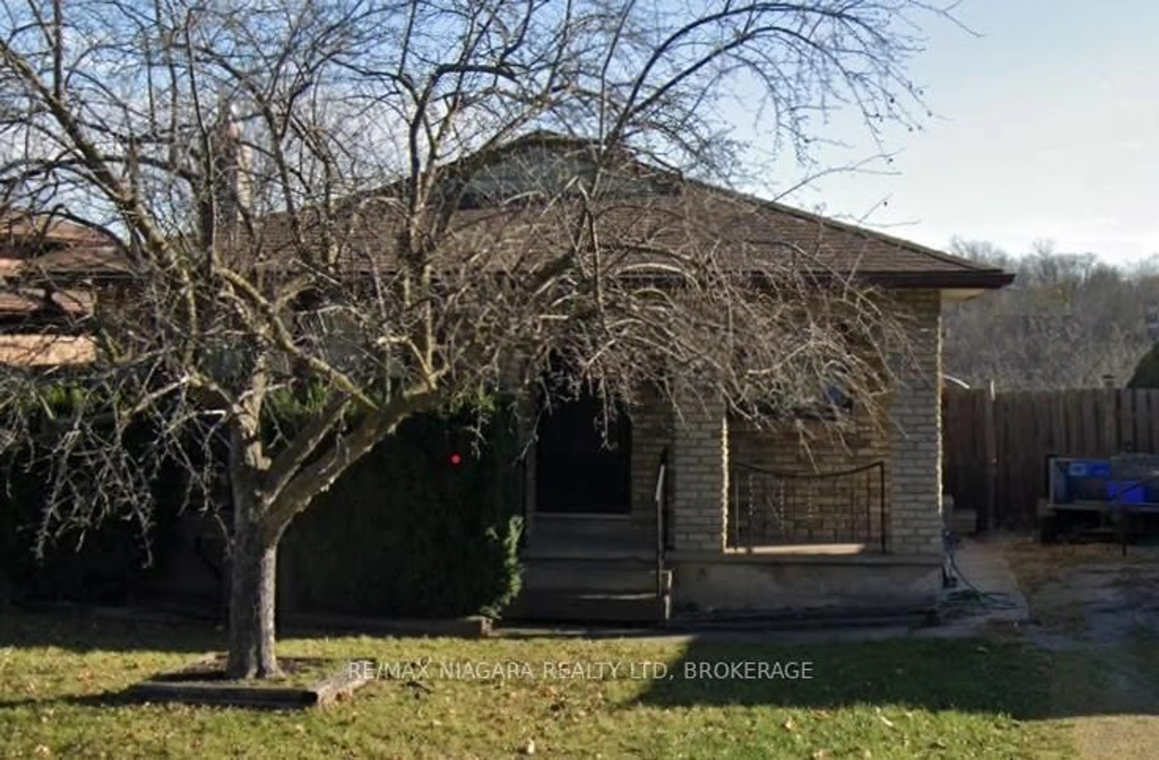 Unknown for 105 Hillview Rd, St. Catharines Ontario L2S 1S8