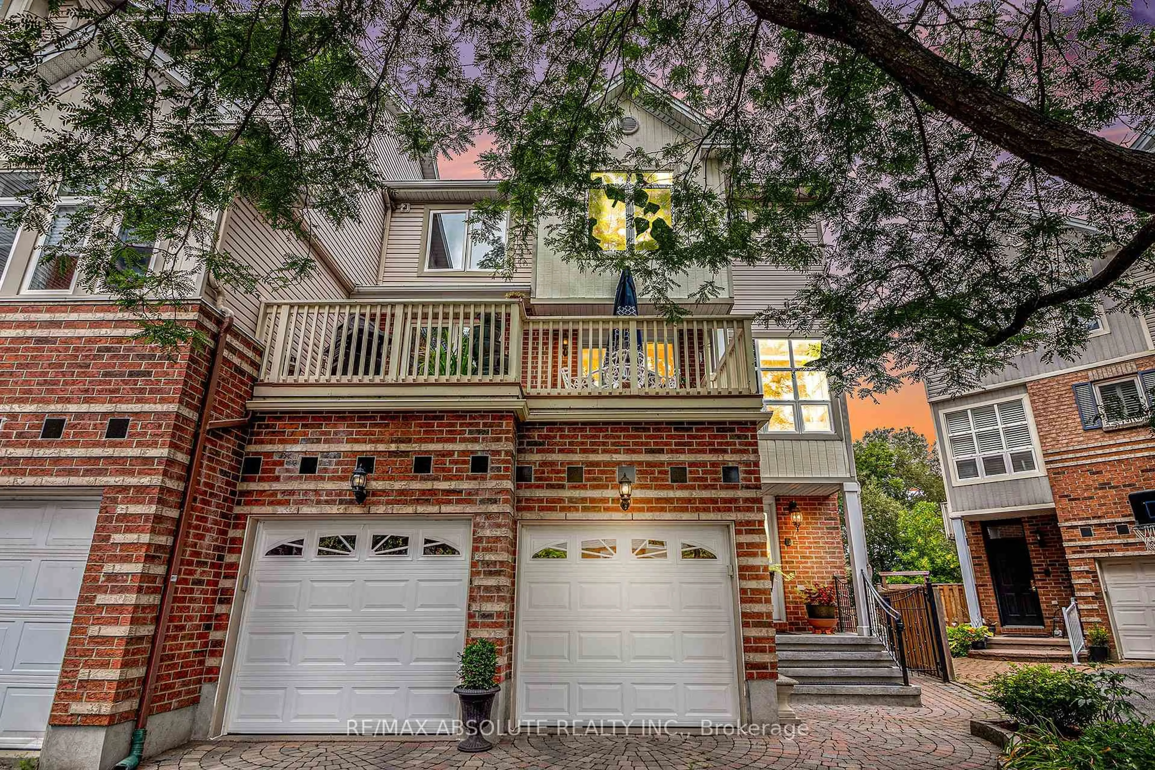 Home with brick exterior material, street for 47 Robinson Ave, Ottawa Ontario K1N 8N8