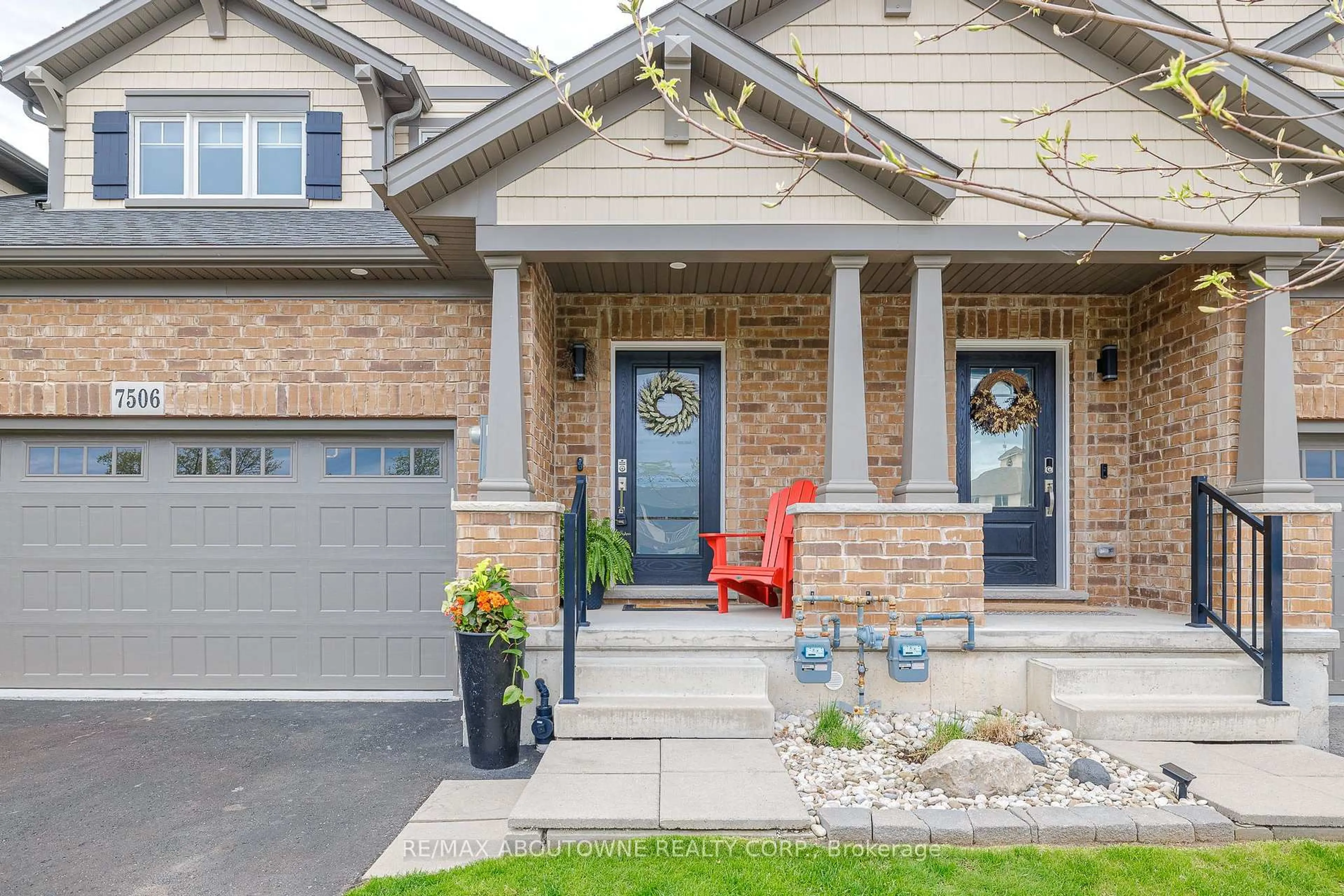 Home with brick exterior material, street for 7506 Clubview Lane #132, Niagara Falls Ontario L2G 0A8