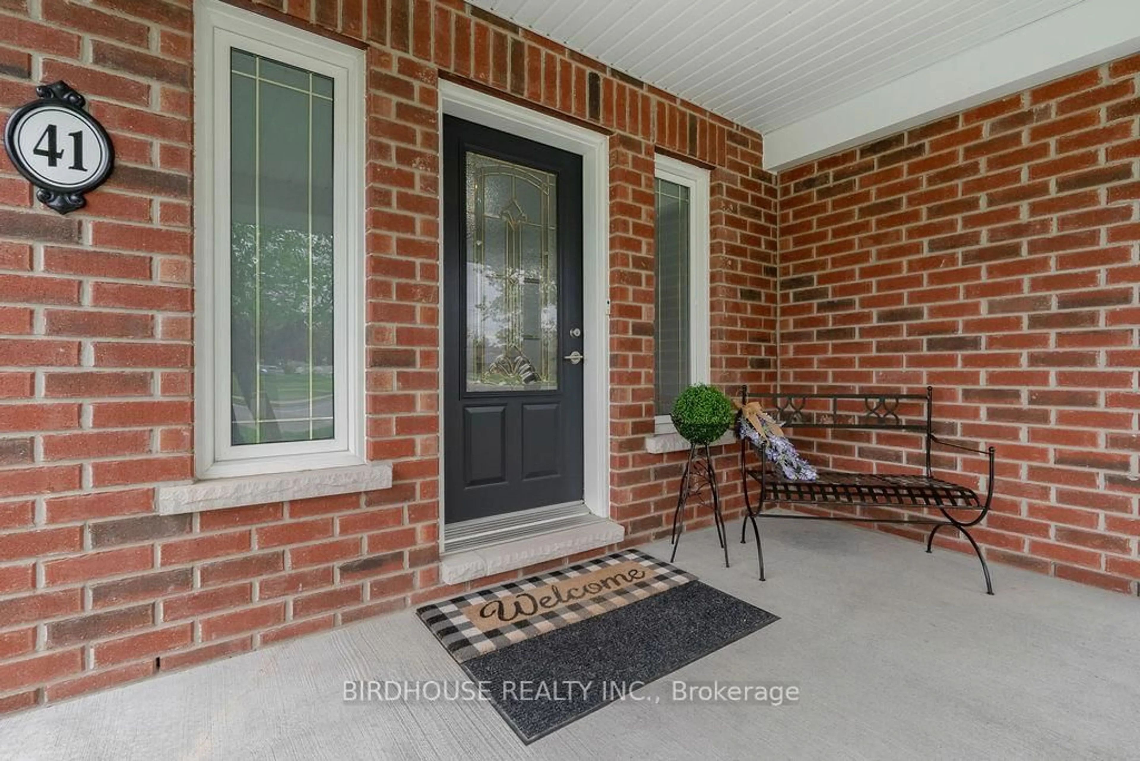 Indoor entryway for 41 Logie St, Kawartha Lakes Ontario K9V 1C3
