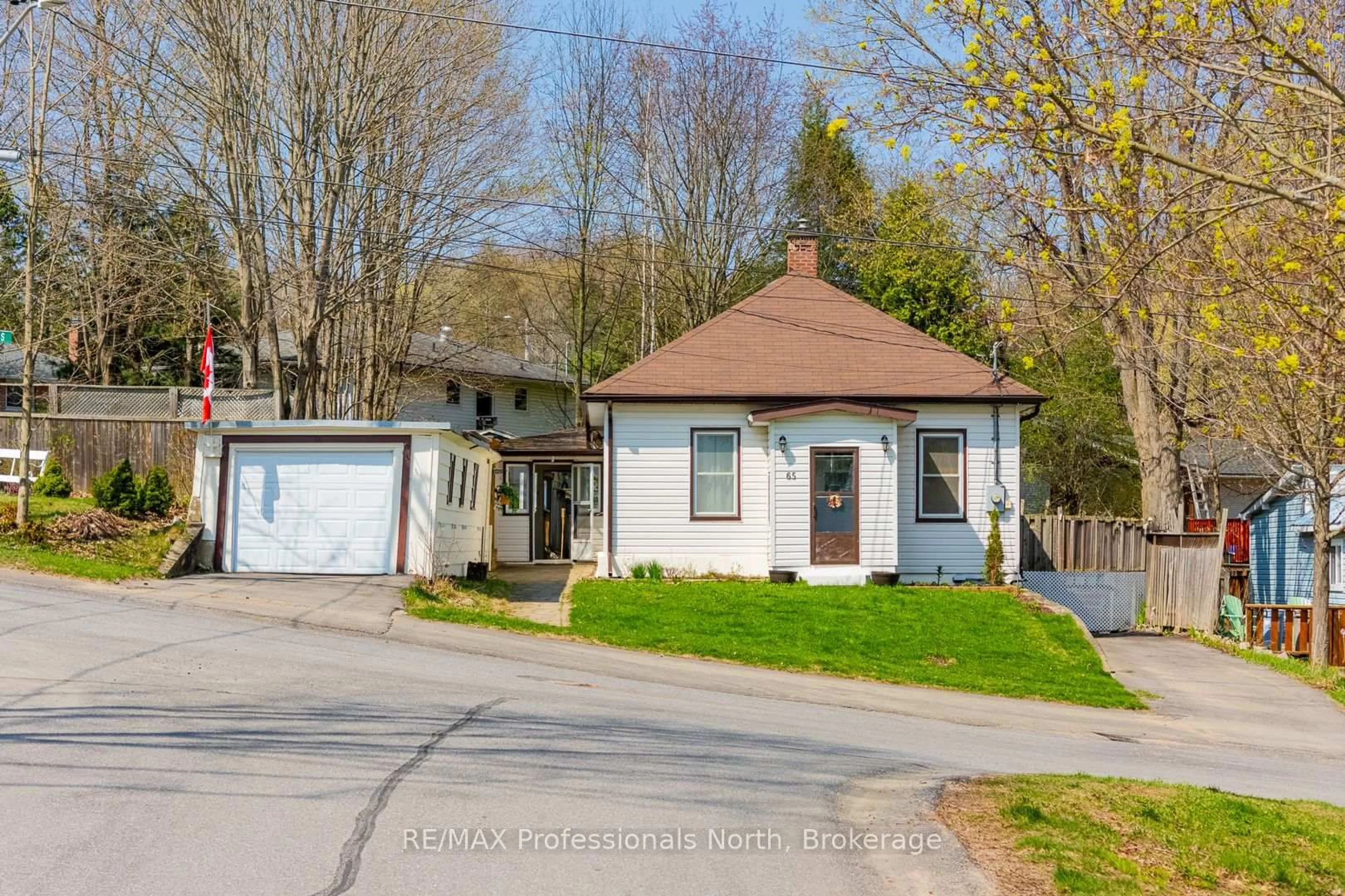 Unknown for 65 Centre St, Huntsville Ontario P1H 1T1