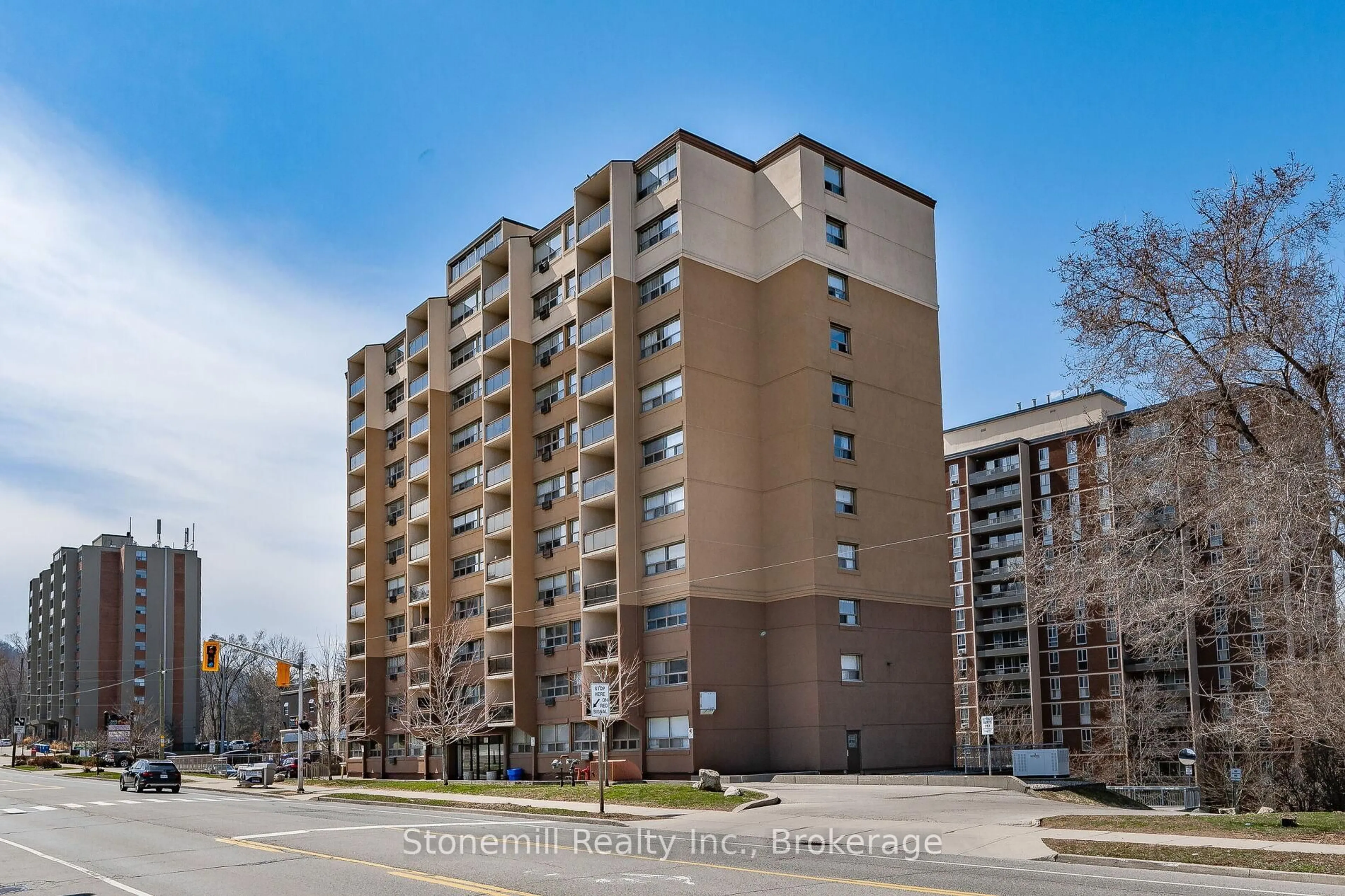 Unknown for 1950 Main St #304, Hamilton Ontario L8S 4M9