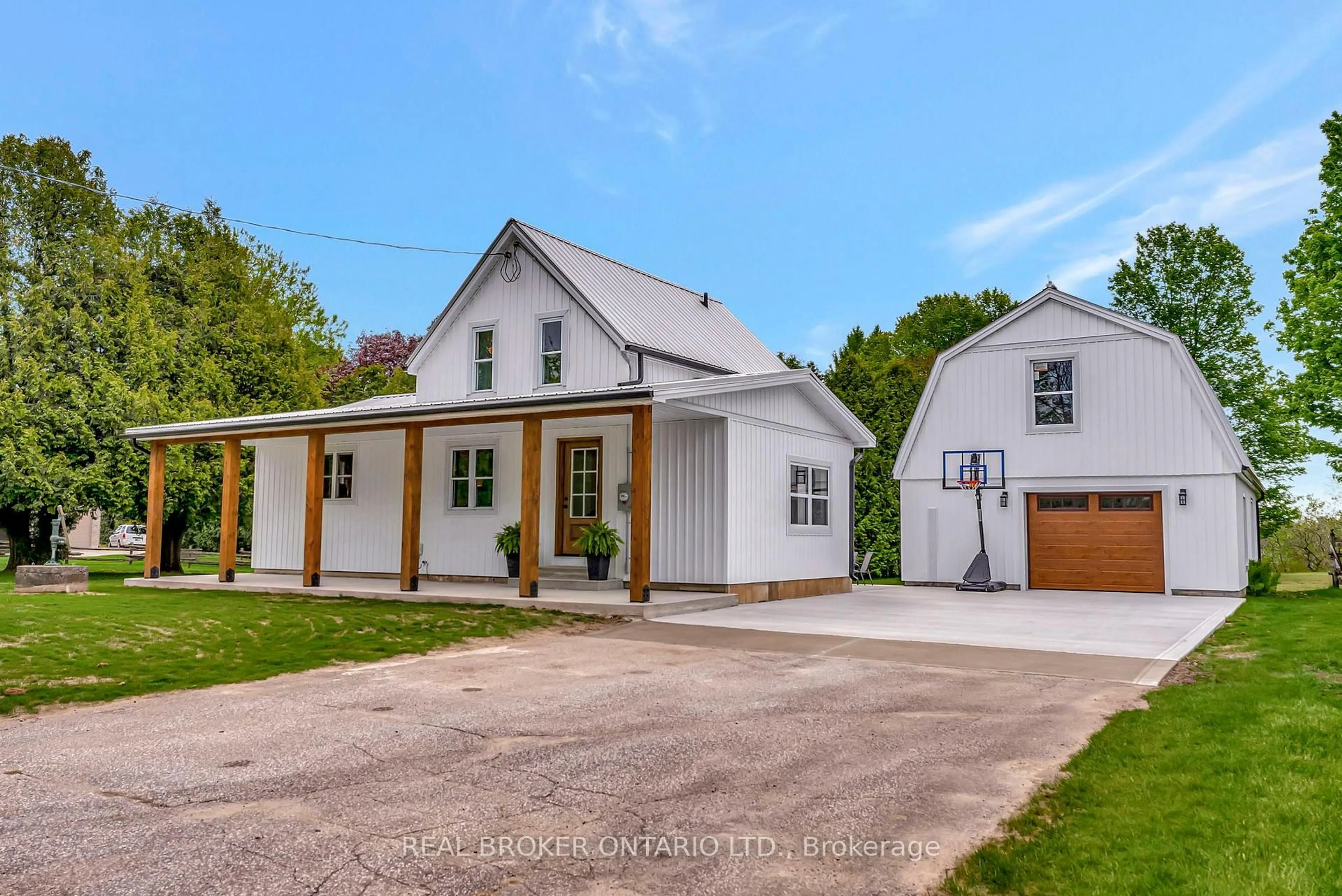 A pic from outside/outdoor area/front of a property/back of a property/a pic from drone, street for 9390 Richmond Rd, Bayham Ontario N5H 2R1