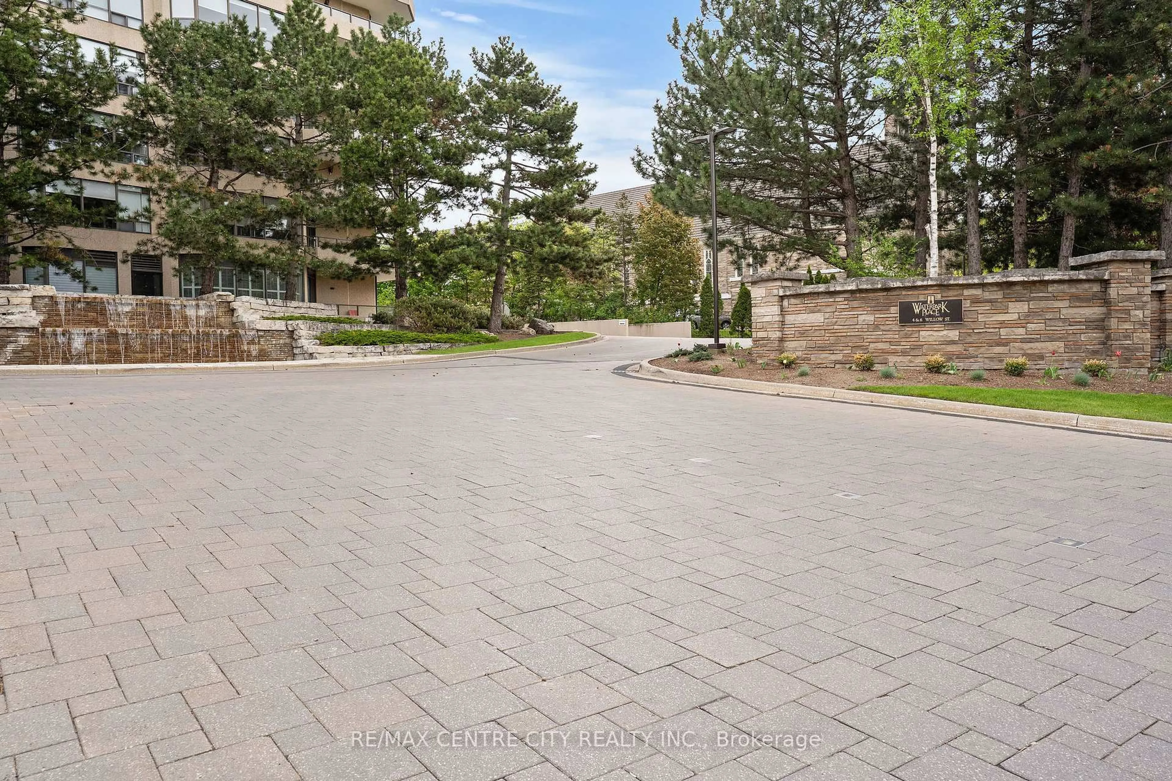 Patio, street for 4 Willow St #808, Waterloo Ontario N2J 4S2