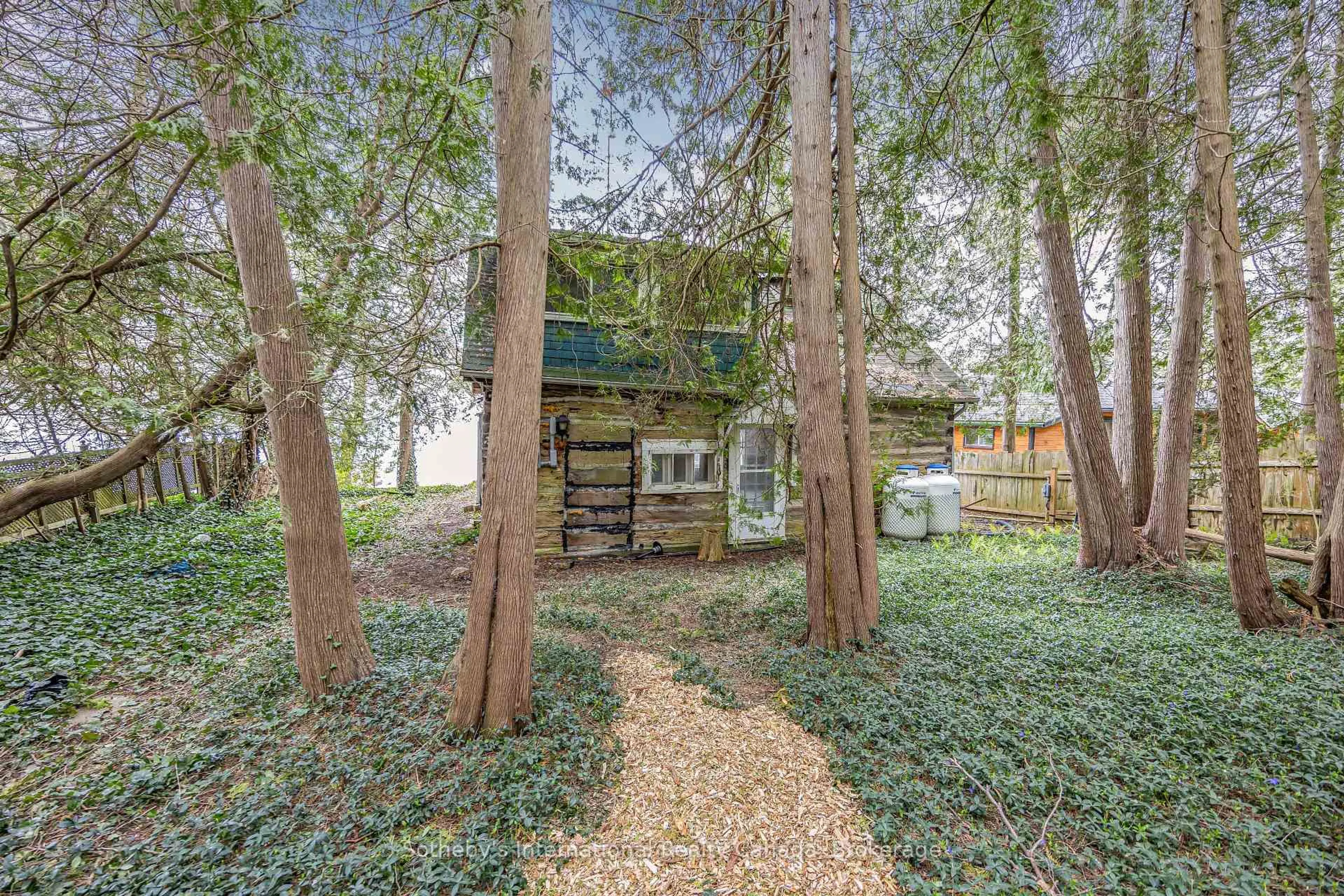 Patio, forest/trees view for 199 Cedar Ave, Meaford Ontario N4L 1W5