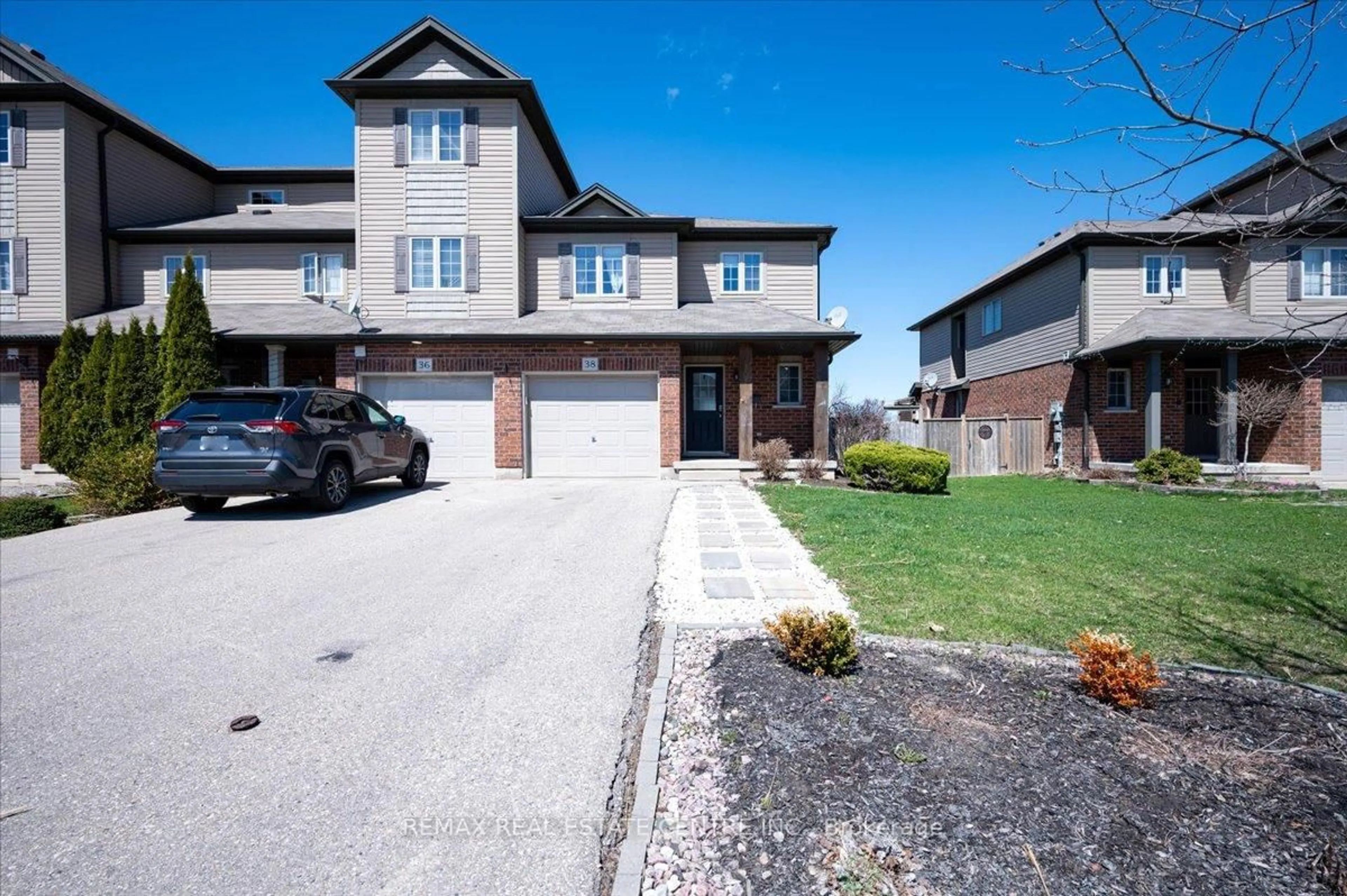 A pic from outside/outdoor area/front of a property/back of a property/a pic from drone, street for 38 Captain Mccallum Dr, Wilmot Ontario N3A 0B7