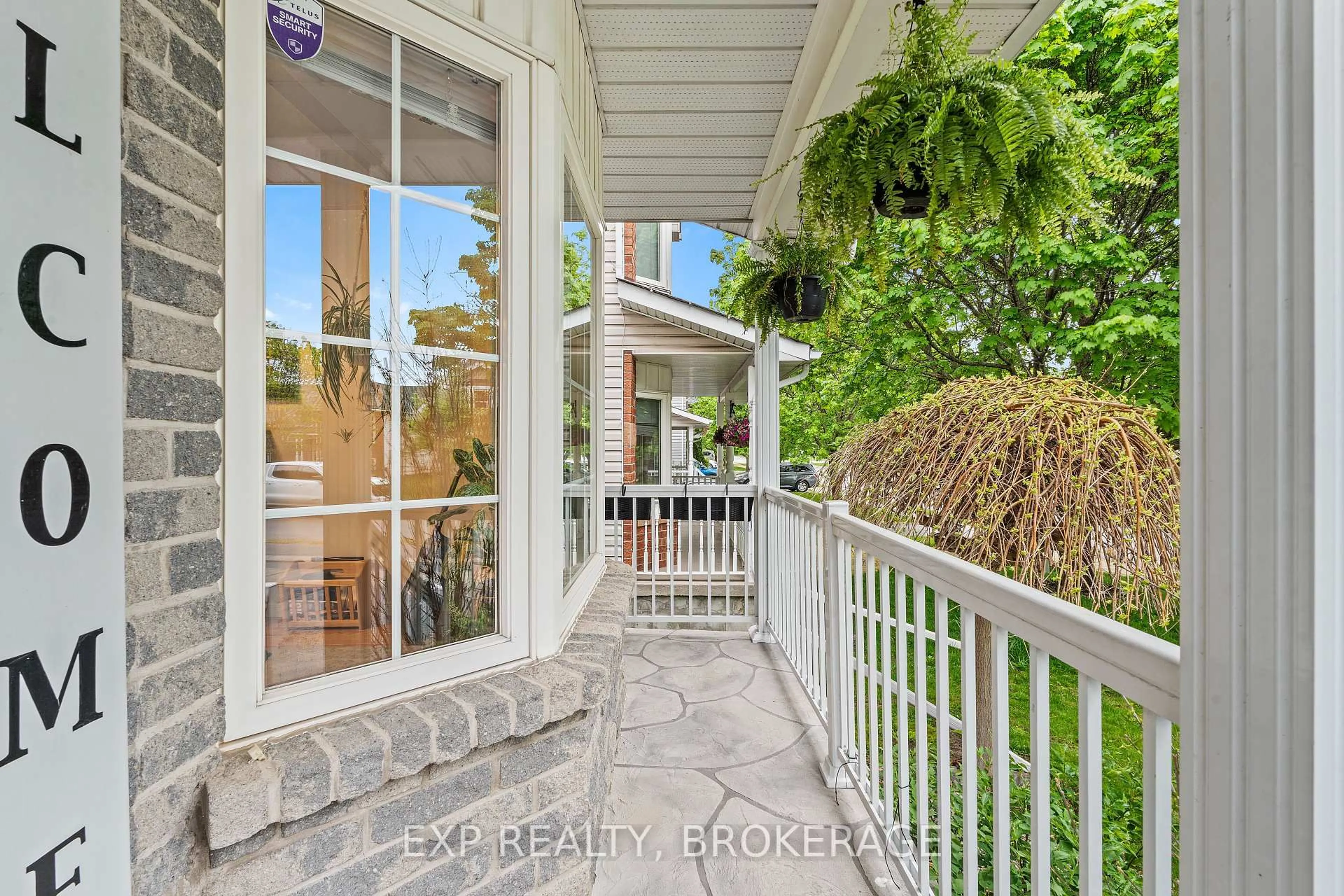Indoor entryway for 426 FIELDSTONE Dr, Kingston Ontario K7K 7E2
