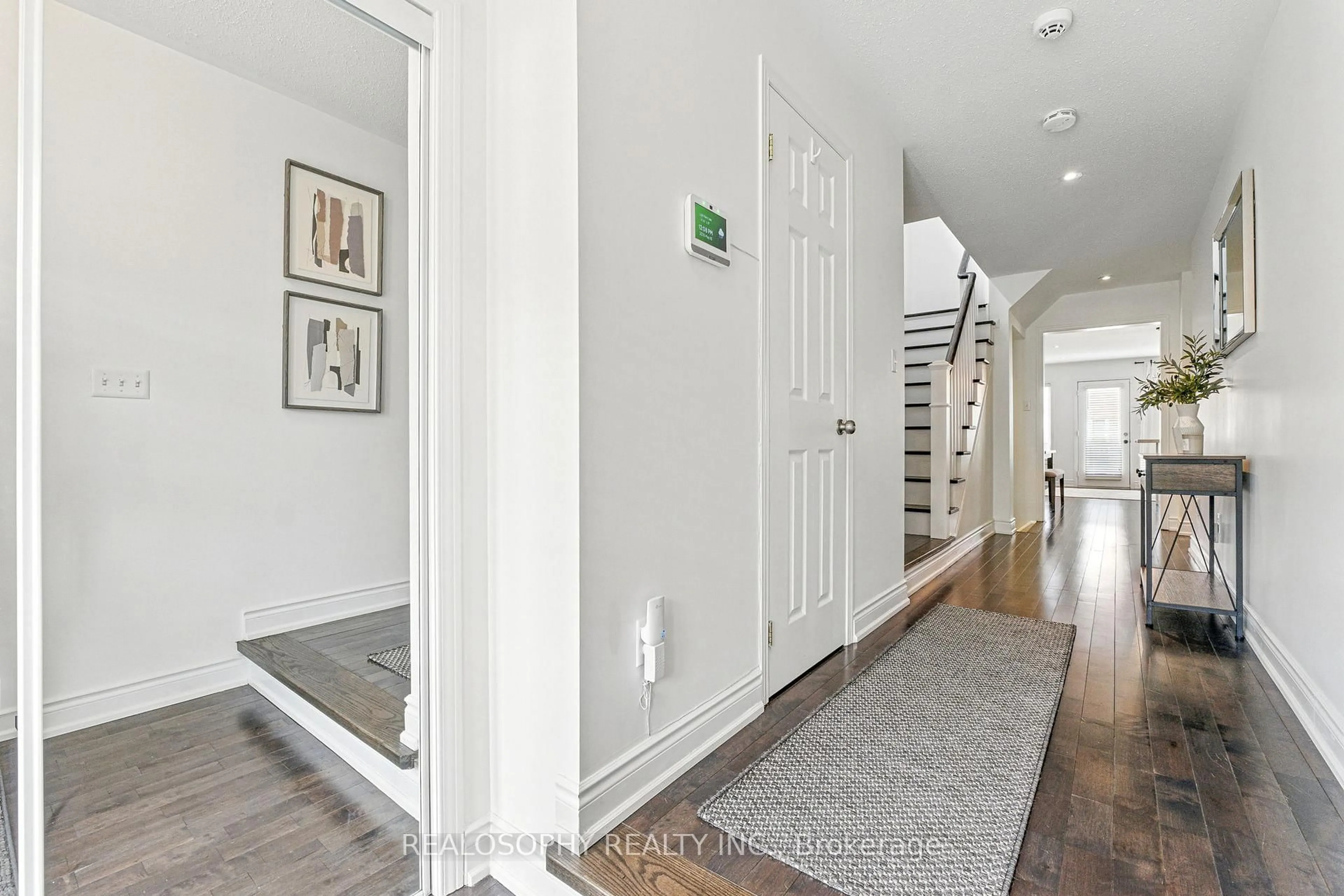 Indoor entryway for 43 Humphrey St, Hamilton Ontario L0R 2H7