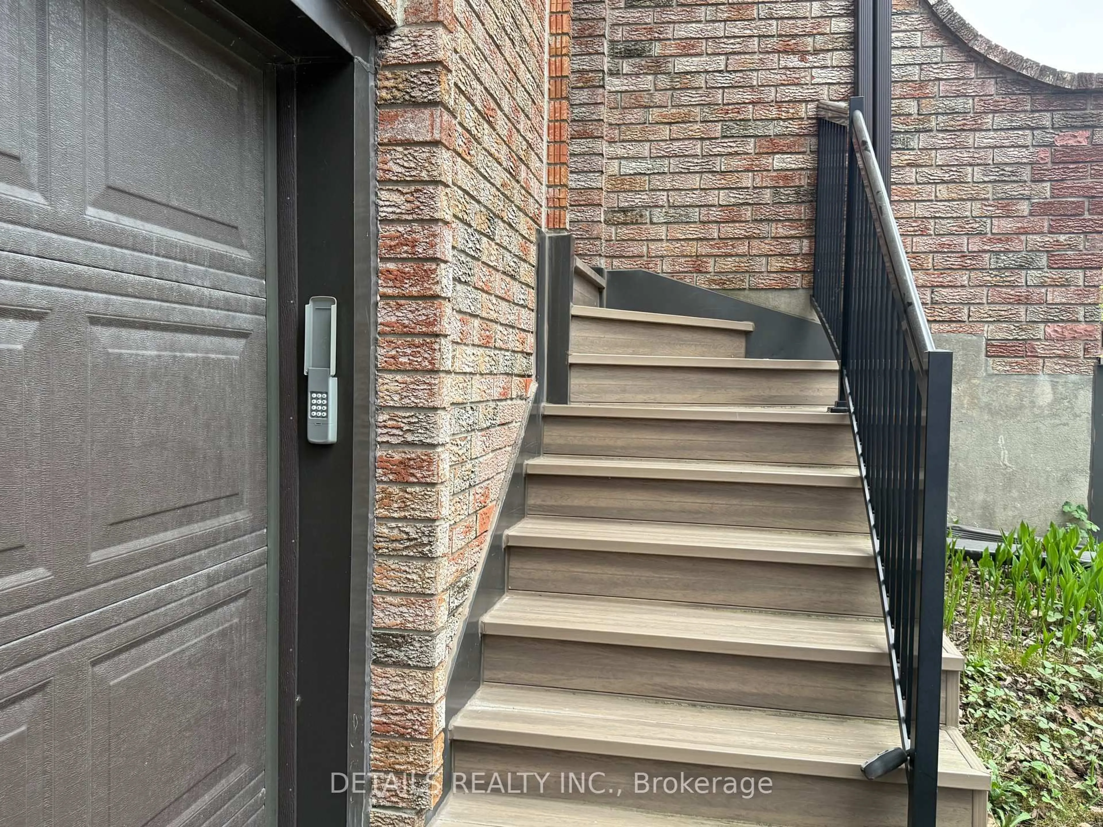 Unknown for 2 Bertona St #10, Ottawa Ontario K2G 0W2