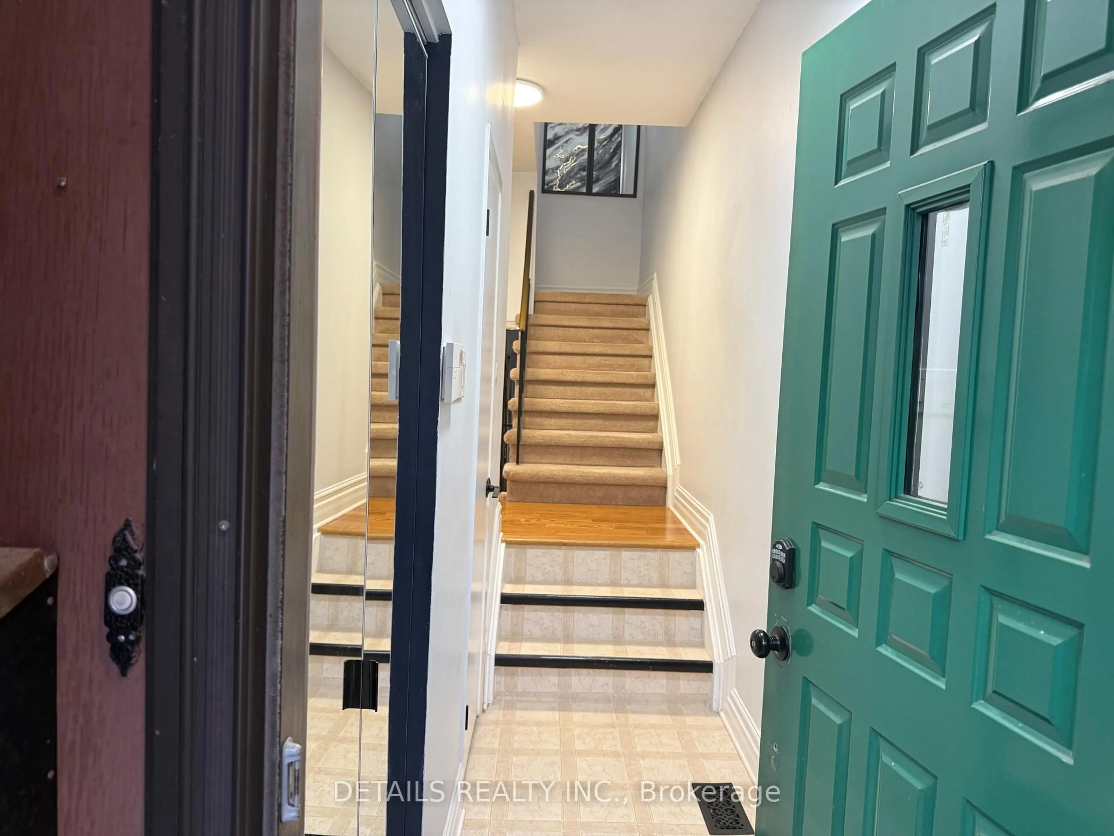 Indoor foyer for 2 Bertona St #10, Ottawa Ontario K2G 0W2
