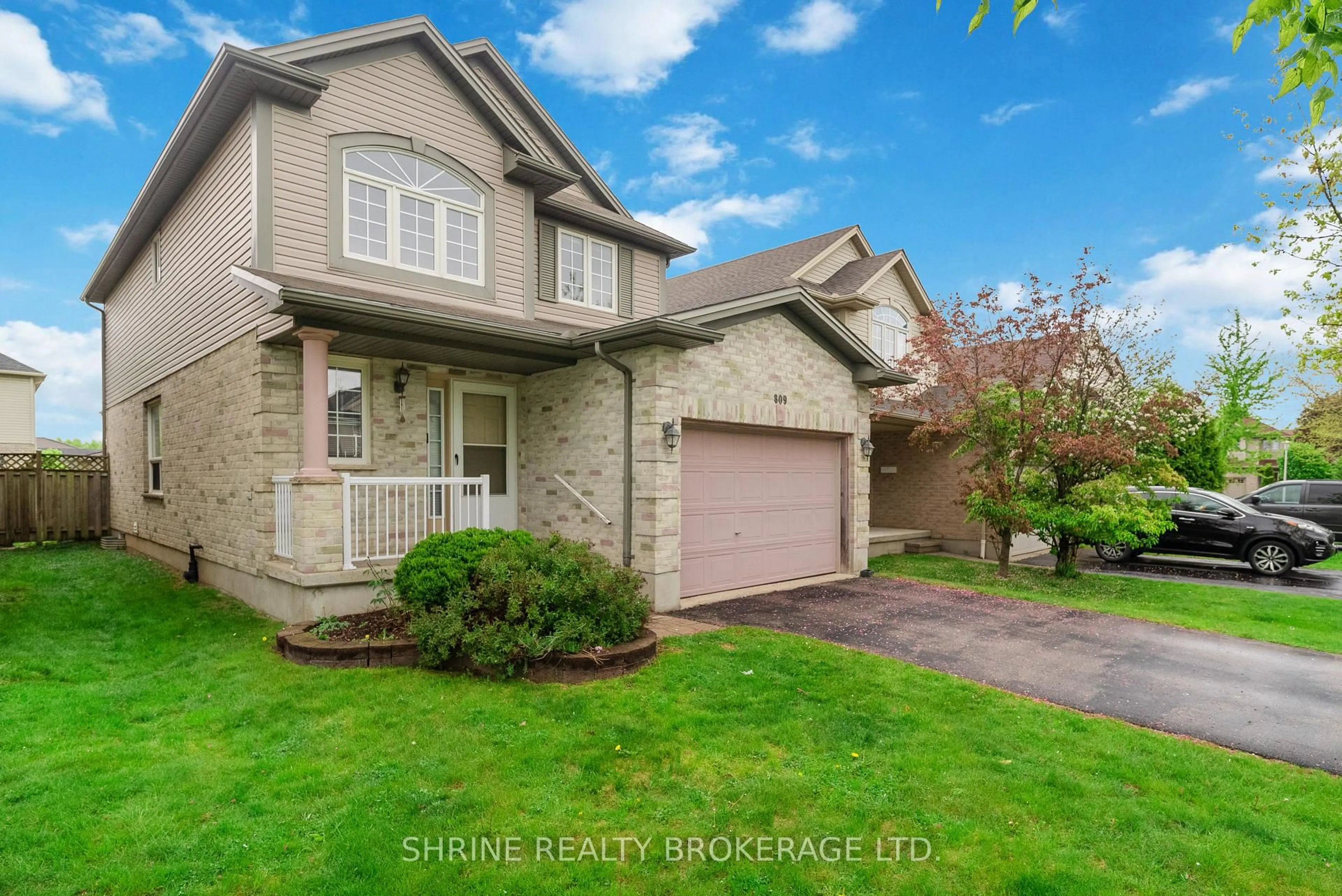 Unknown for 809 Queensborough Cres, London North Ontario N6G 5K2