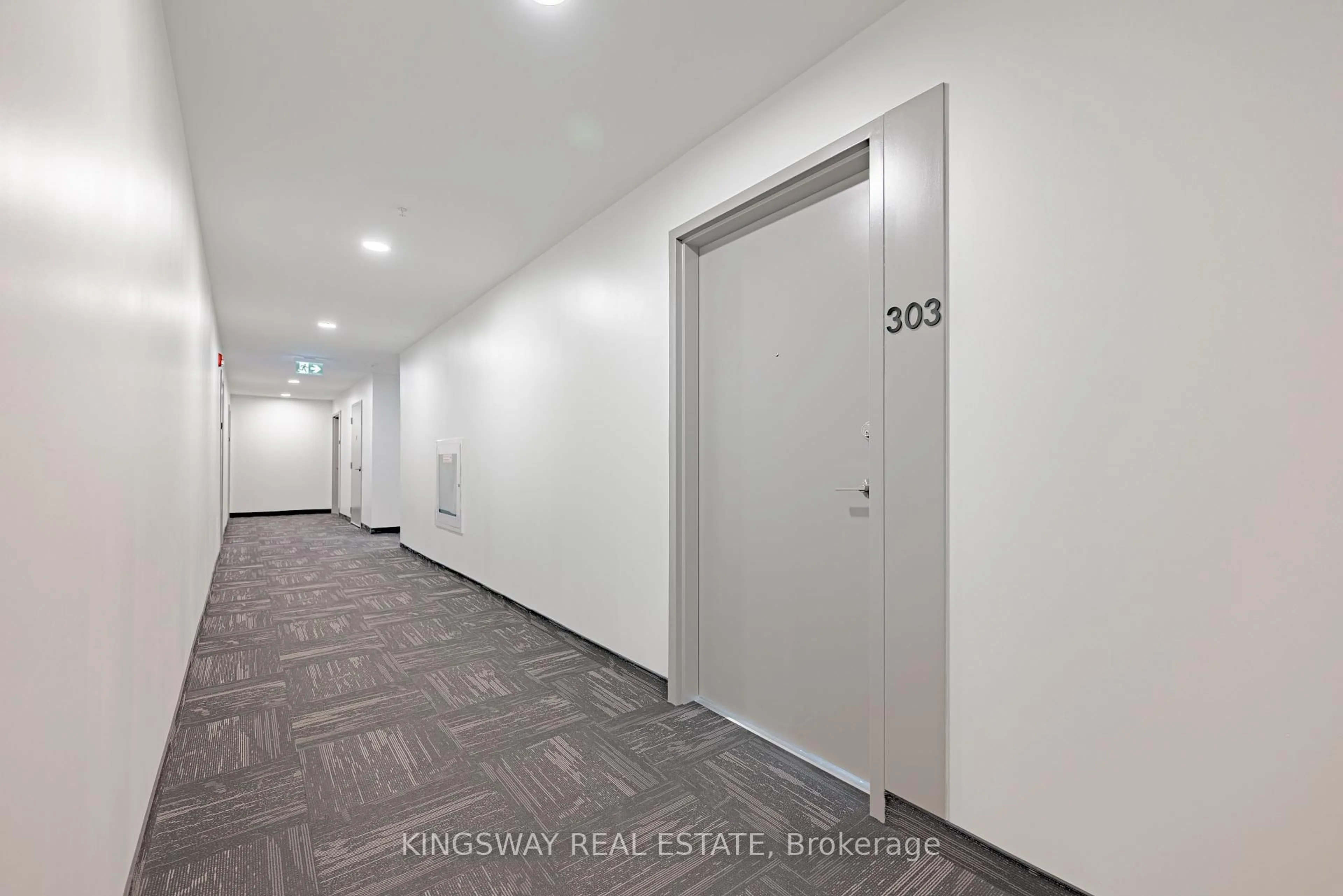 Indoor foyer for 19B West St #303, Kawartha Lakes Ontario K0M 1N0