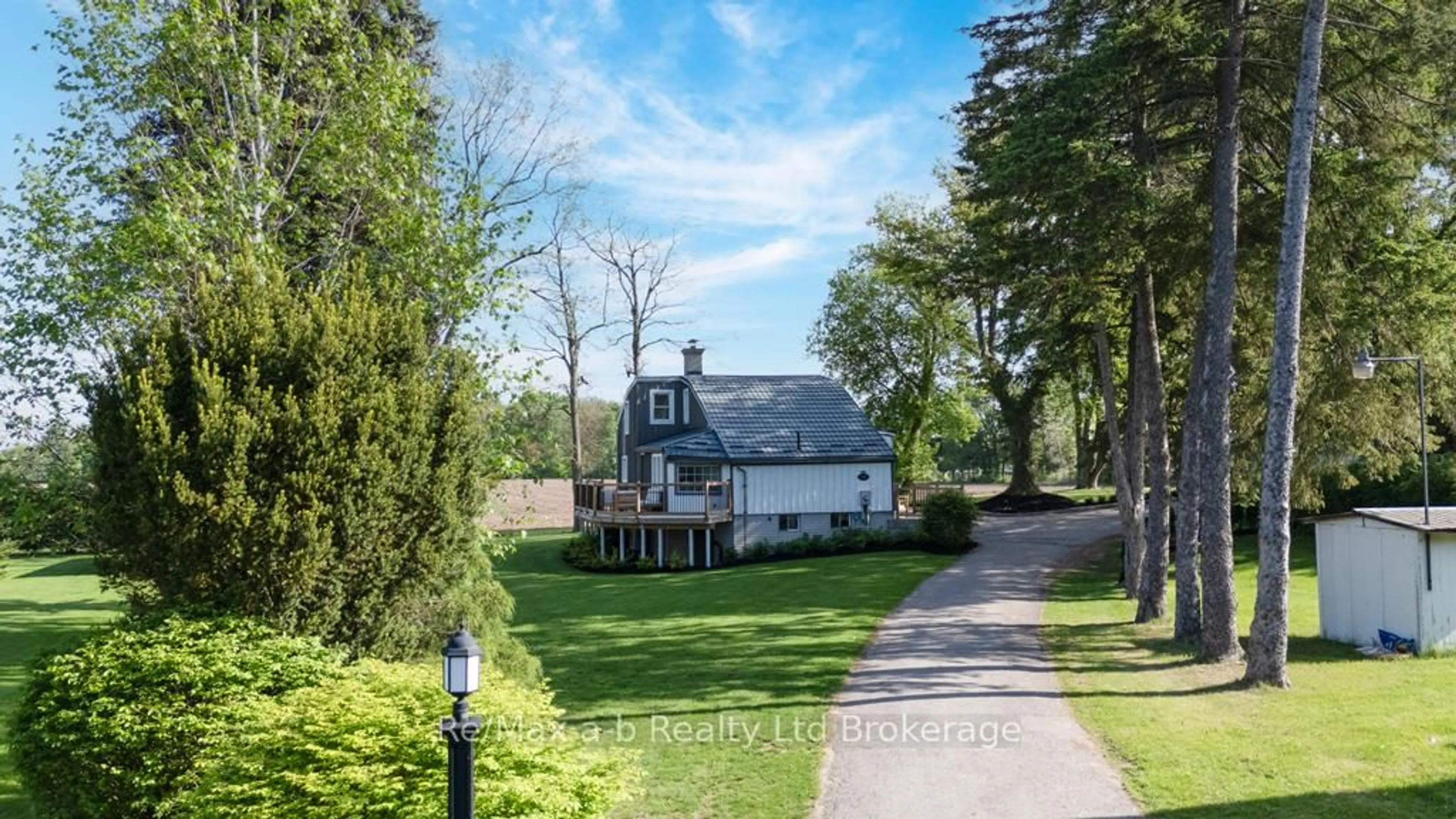 A pic from outside/outdoor area/front of a property/back of a property/a pic from drone, street for 124719 Mall Rd, Norwich Ontario N4G 2S4