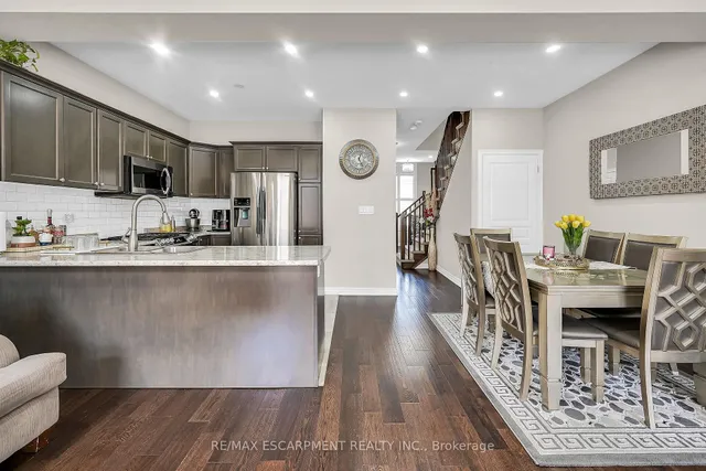 Additional property image - 8 Charleswood Cres