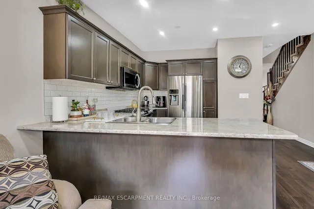Additional property image - 8 Charleswood Cres