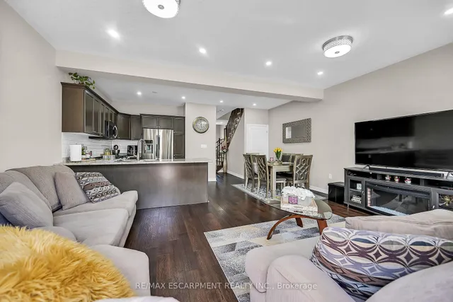 Additional property image - 8 Charleswood Cres