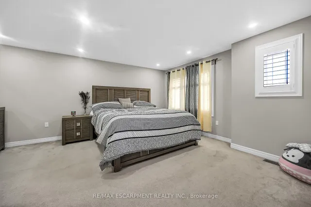 Additional property image - 8 Charleswood Cres