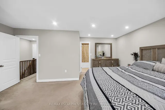 Additional property image - 8 Charleswood Cres