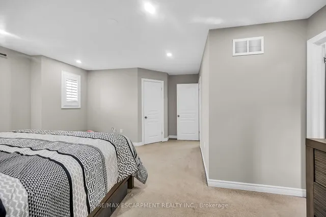 Additional property image - 8 Charleswood Cres