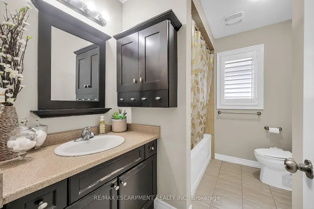 Additional property image - 8 Charleswood Cres