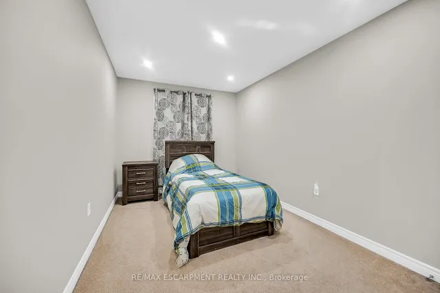 Additional property image - 8 Charleswood Cres