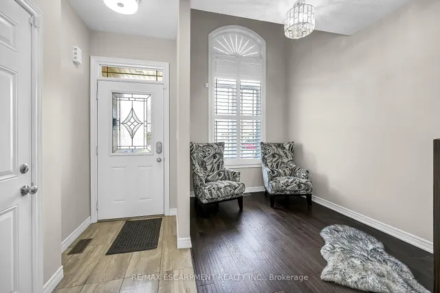 Additional property image - 8 Charleswood Cres