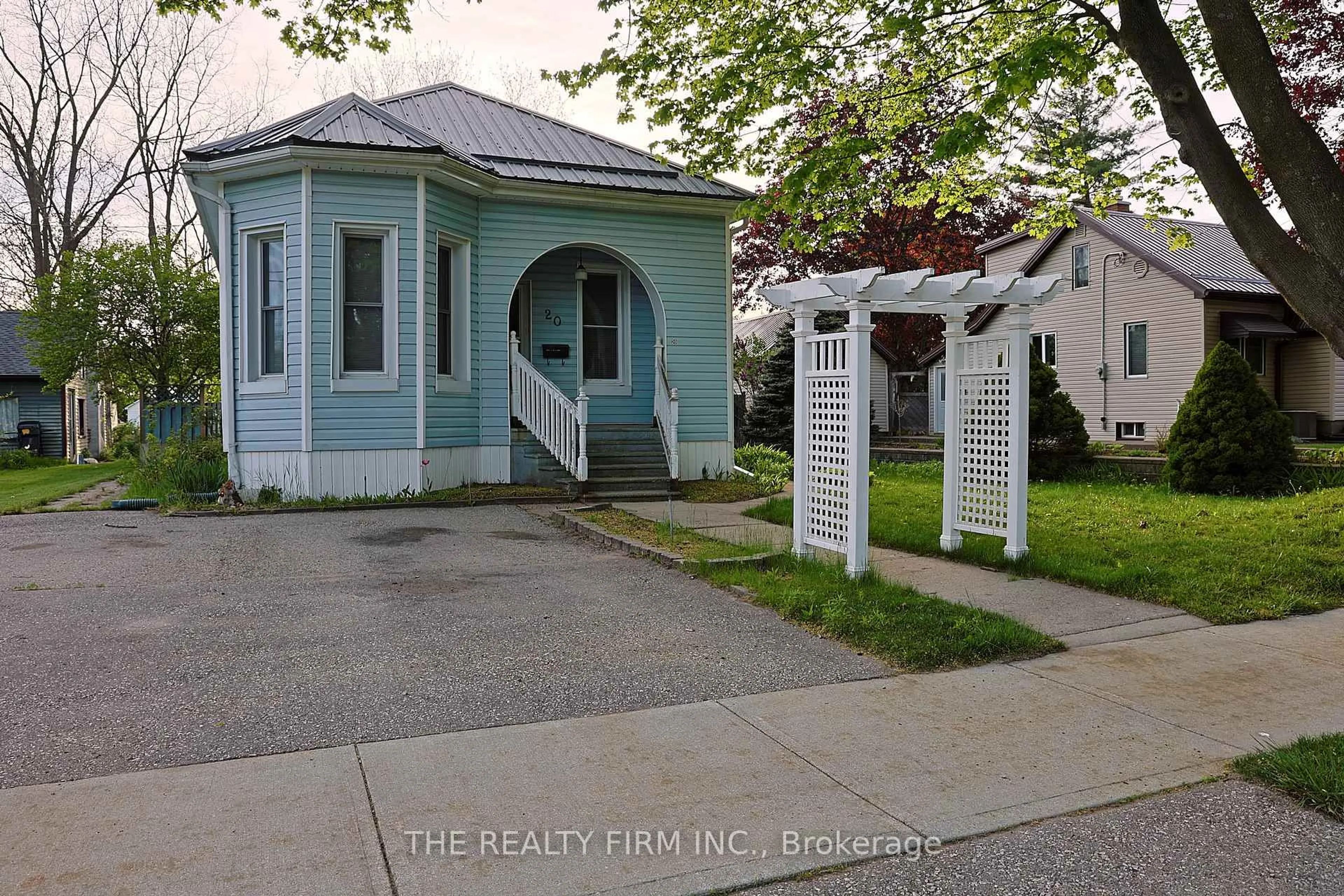Unknown for 20 Dufferin St, Aylmer Ontario N5H 2L5