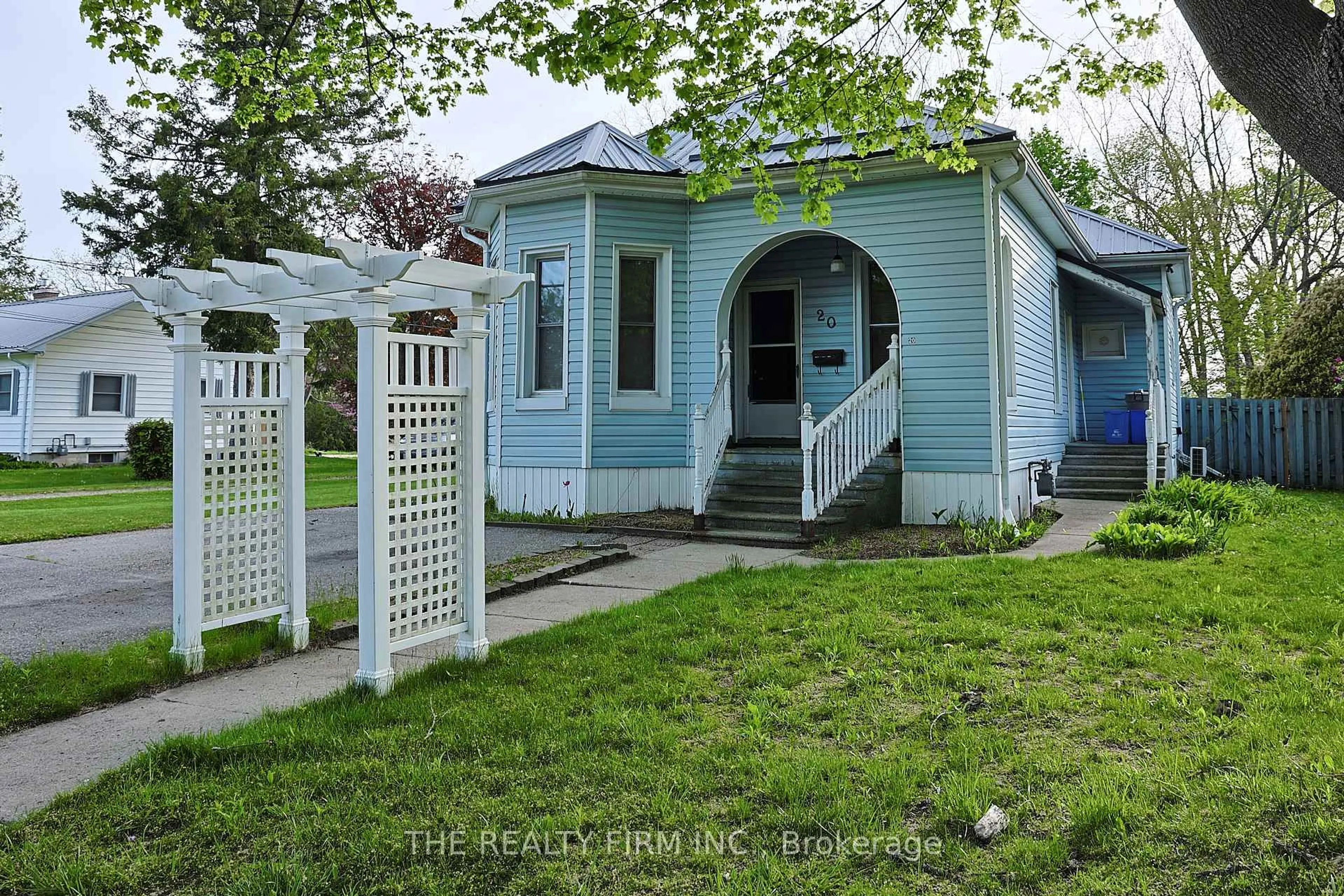 Unknown for 20 Dufferin St, Aylmer Ontario N5H 2L5