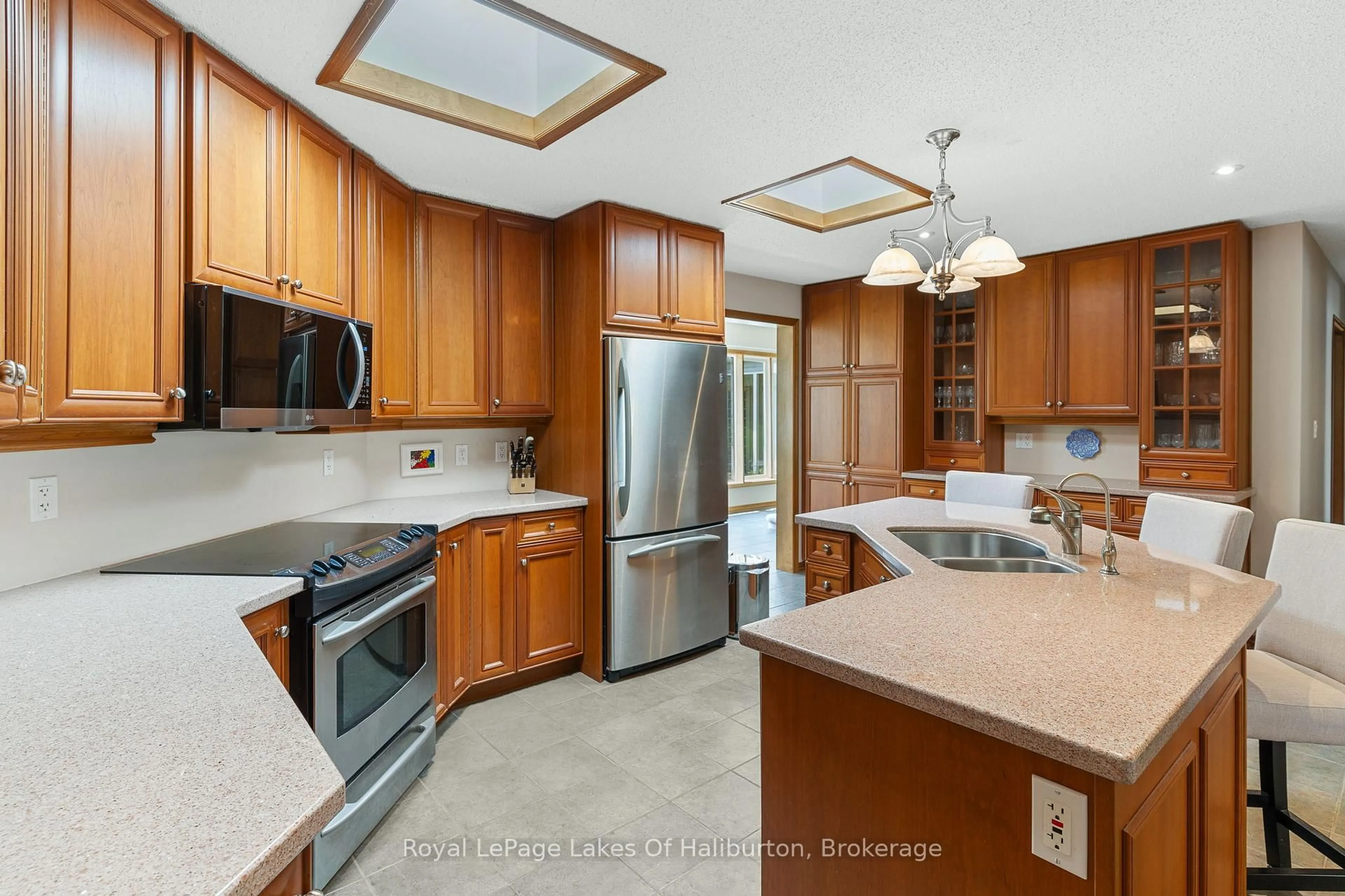 Standard kitchen, ceramic/tile floor for 1089 Pioneer Rd, Highlands East Ontario K0M 1R0