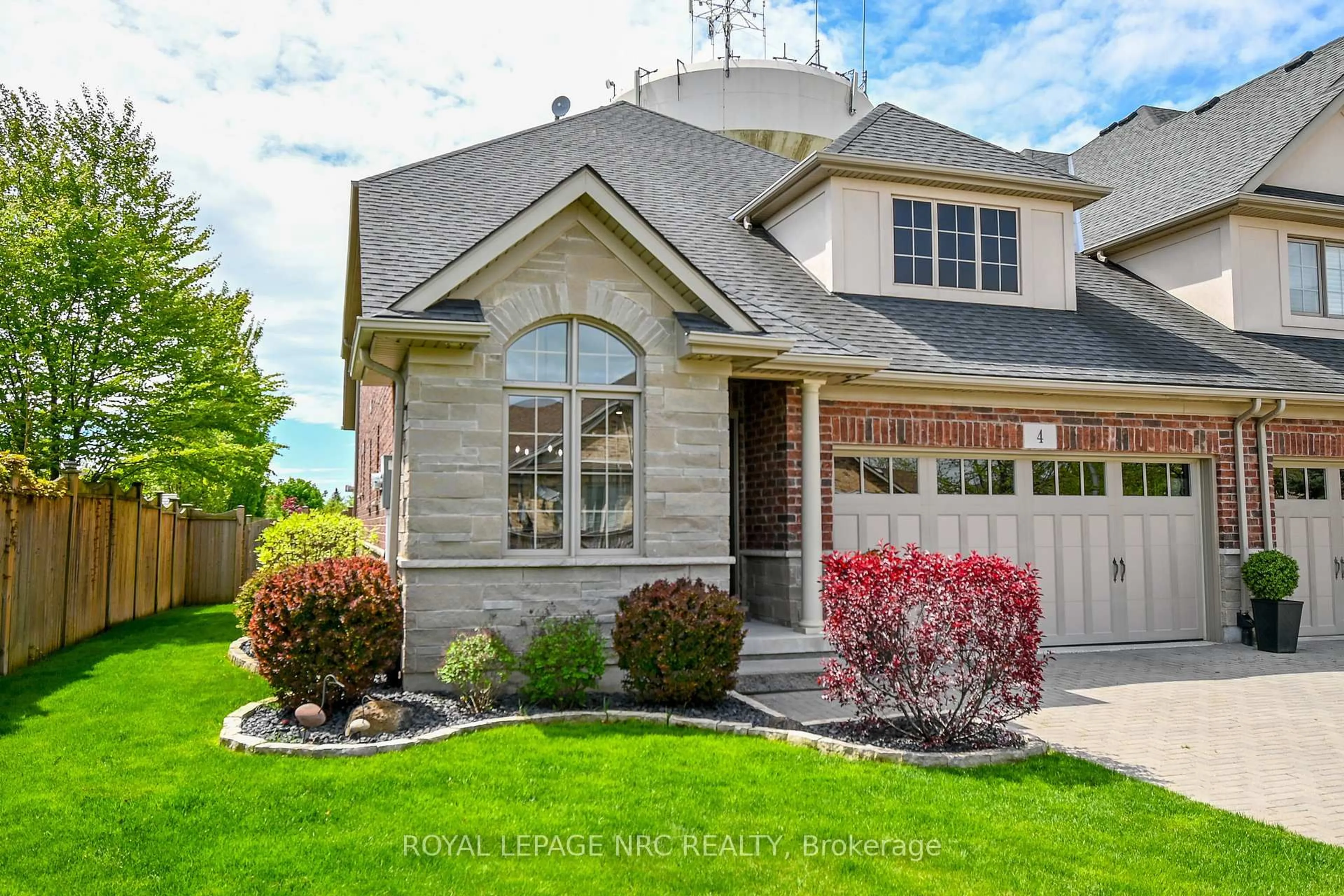 Home with brick exterior material, street for 4 Kline Cres, Pelham Ontario L0S 1E5