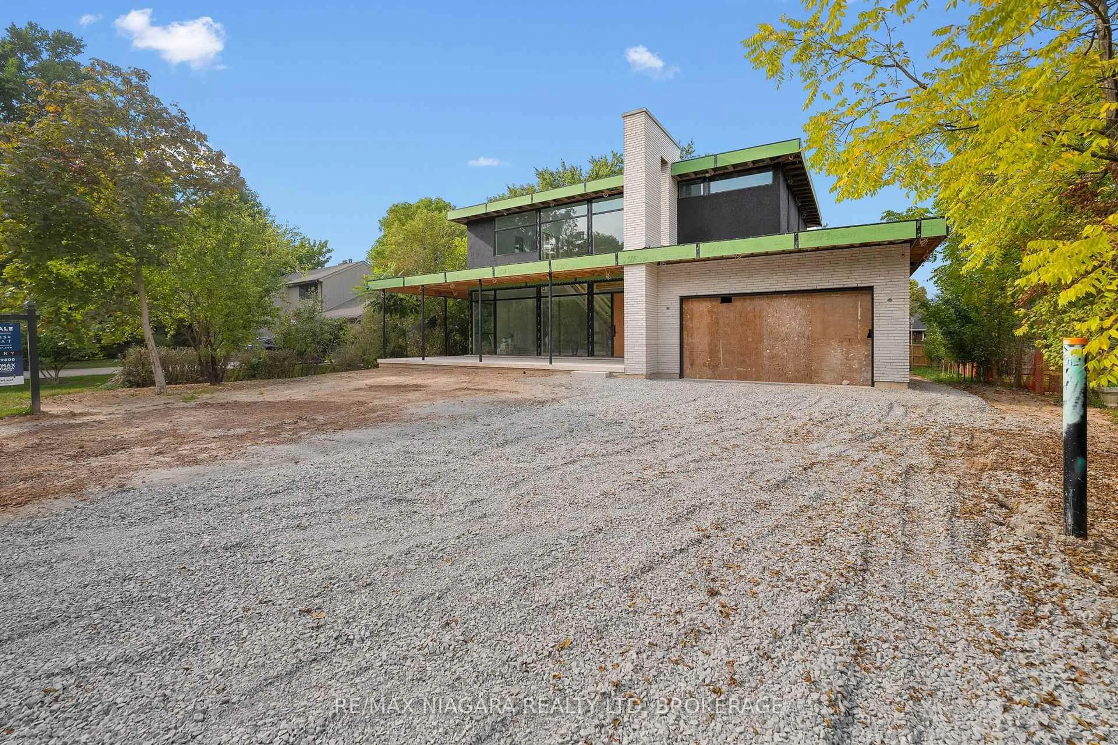 Home with brick exterior material, street for 8 KENT St, Niagara-on-the-Lake Ontario L0S 1L0
