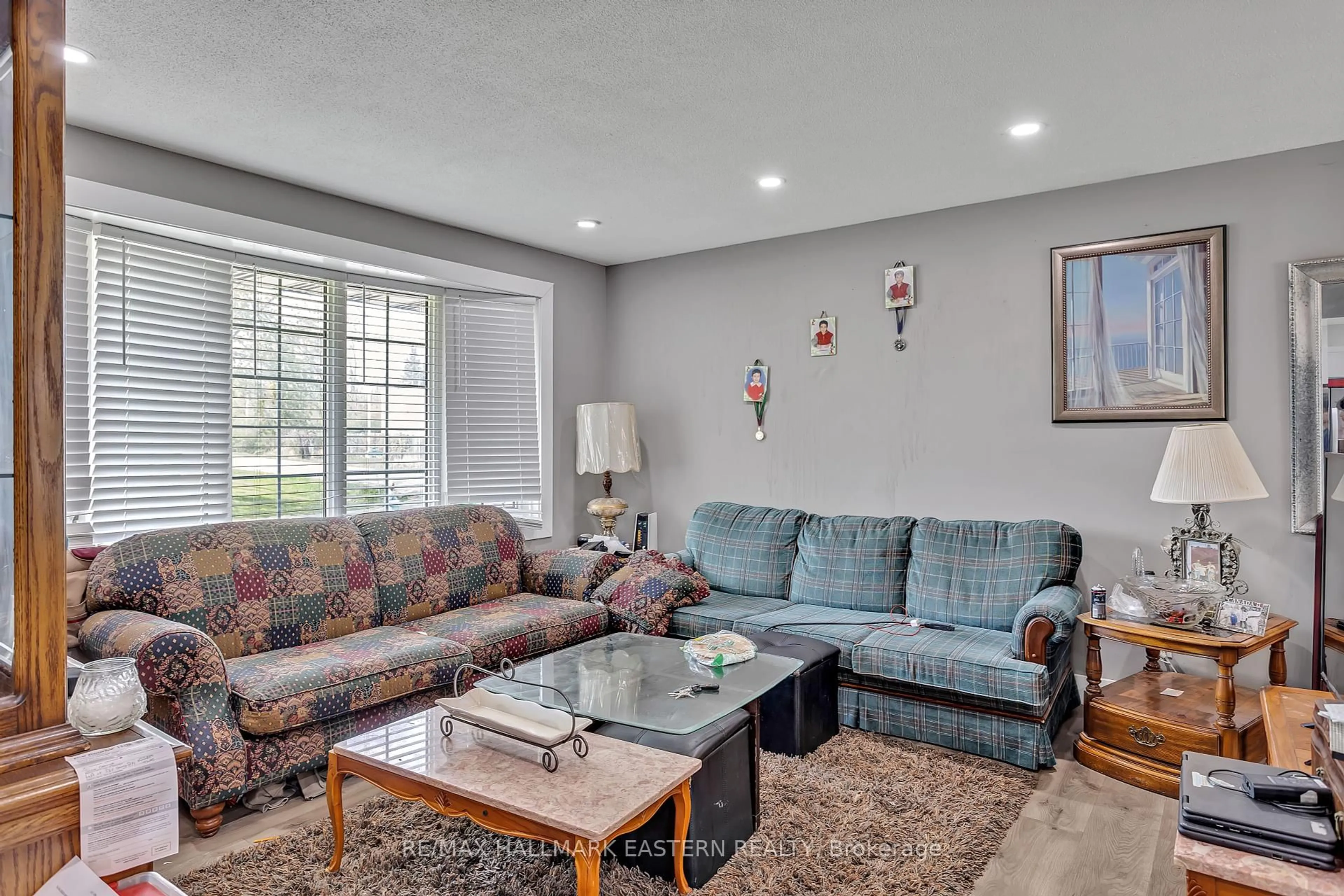 Living room with furniture, unknown for 357 Martin Rd, Peterborough North Ontario K9K 1C9