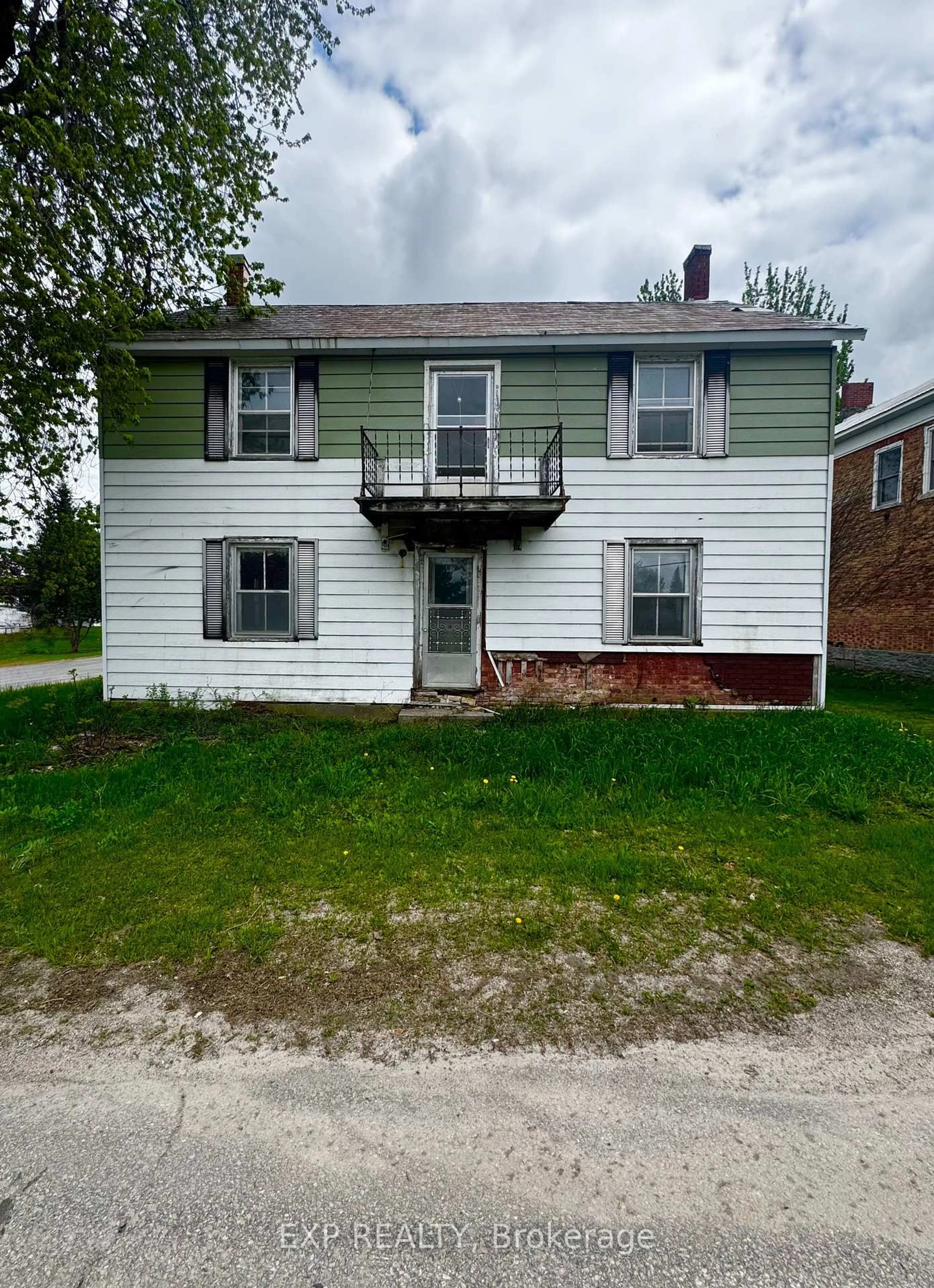 Home with brick exterior material, building for 106 Maitland Rd, Merrickville-Wolford Ontario K0G 1G0