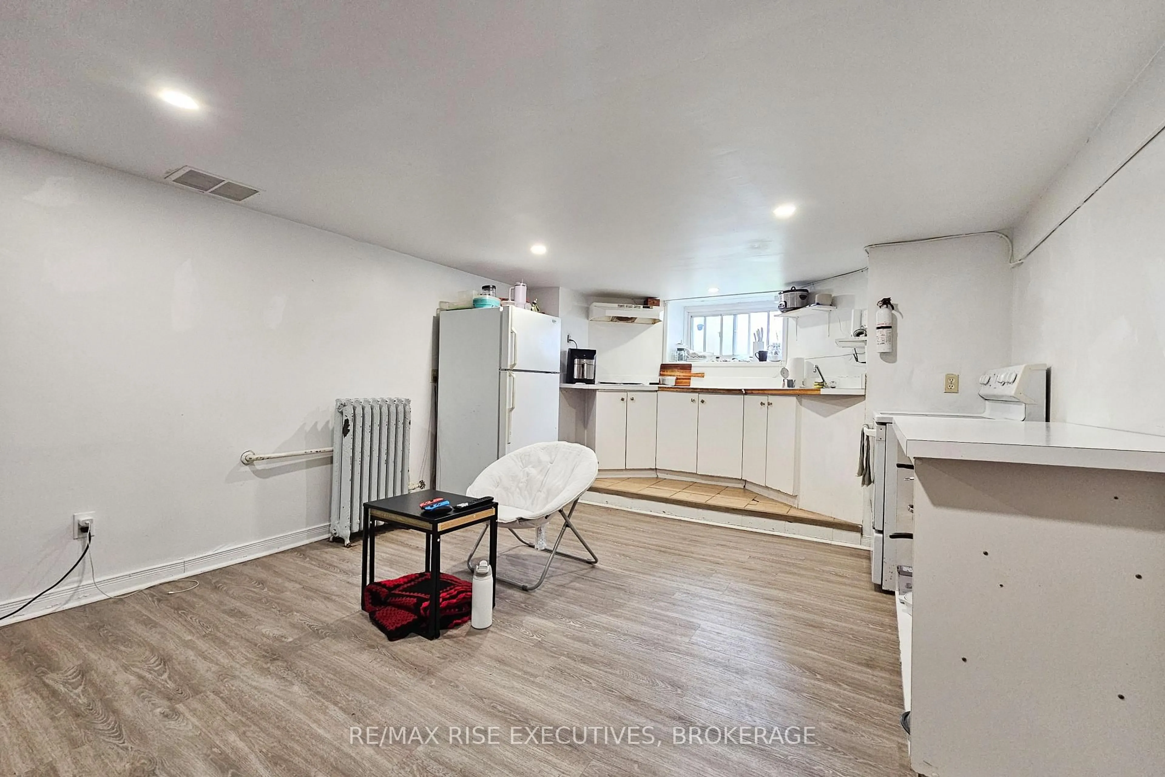 Unknown for 307 Alfred St, Kingston Ontario K7L 3S4