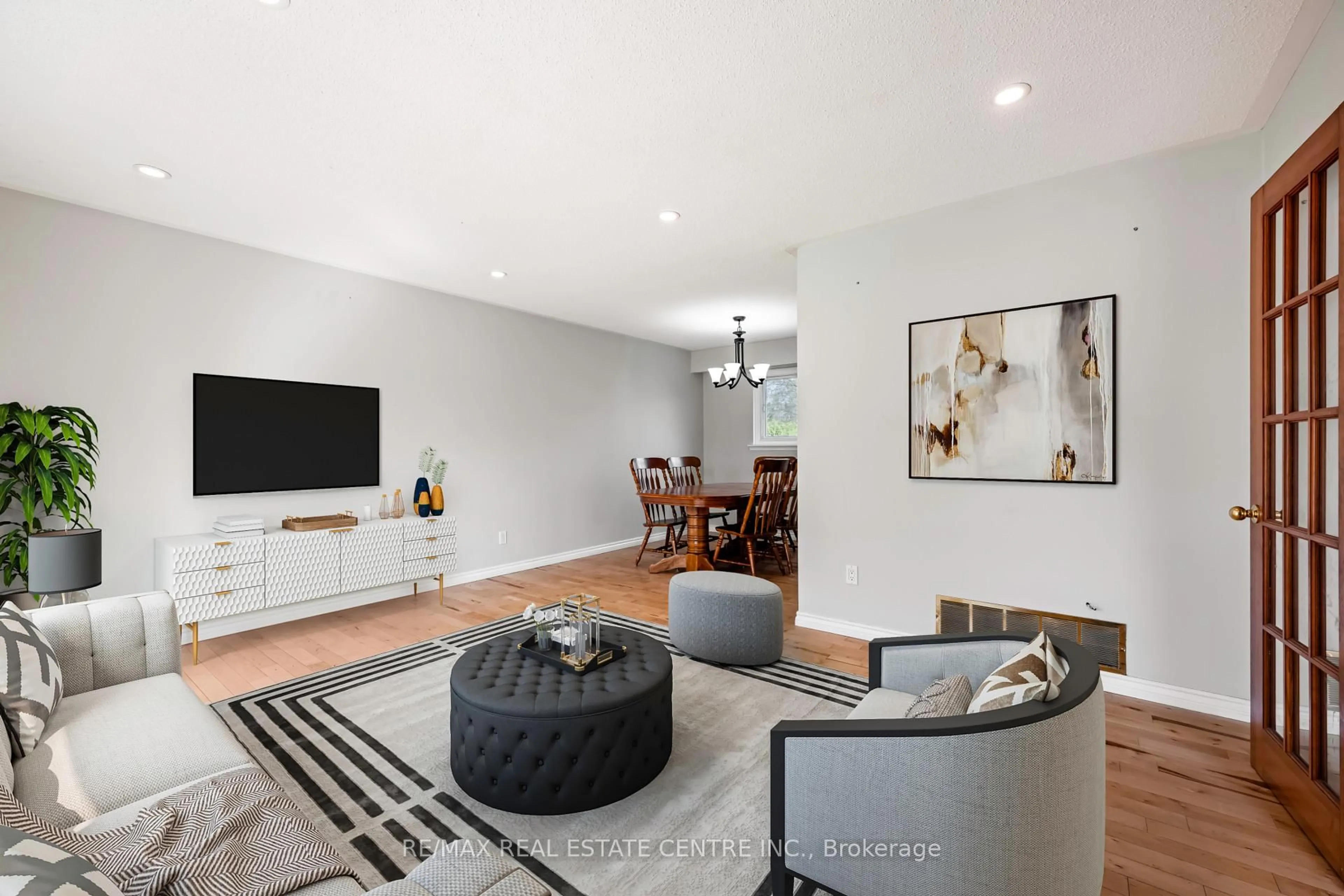 Living room with furniture, unknown for 140 Susan St, Shelburne Ontario L9W 2W4