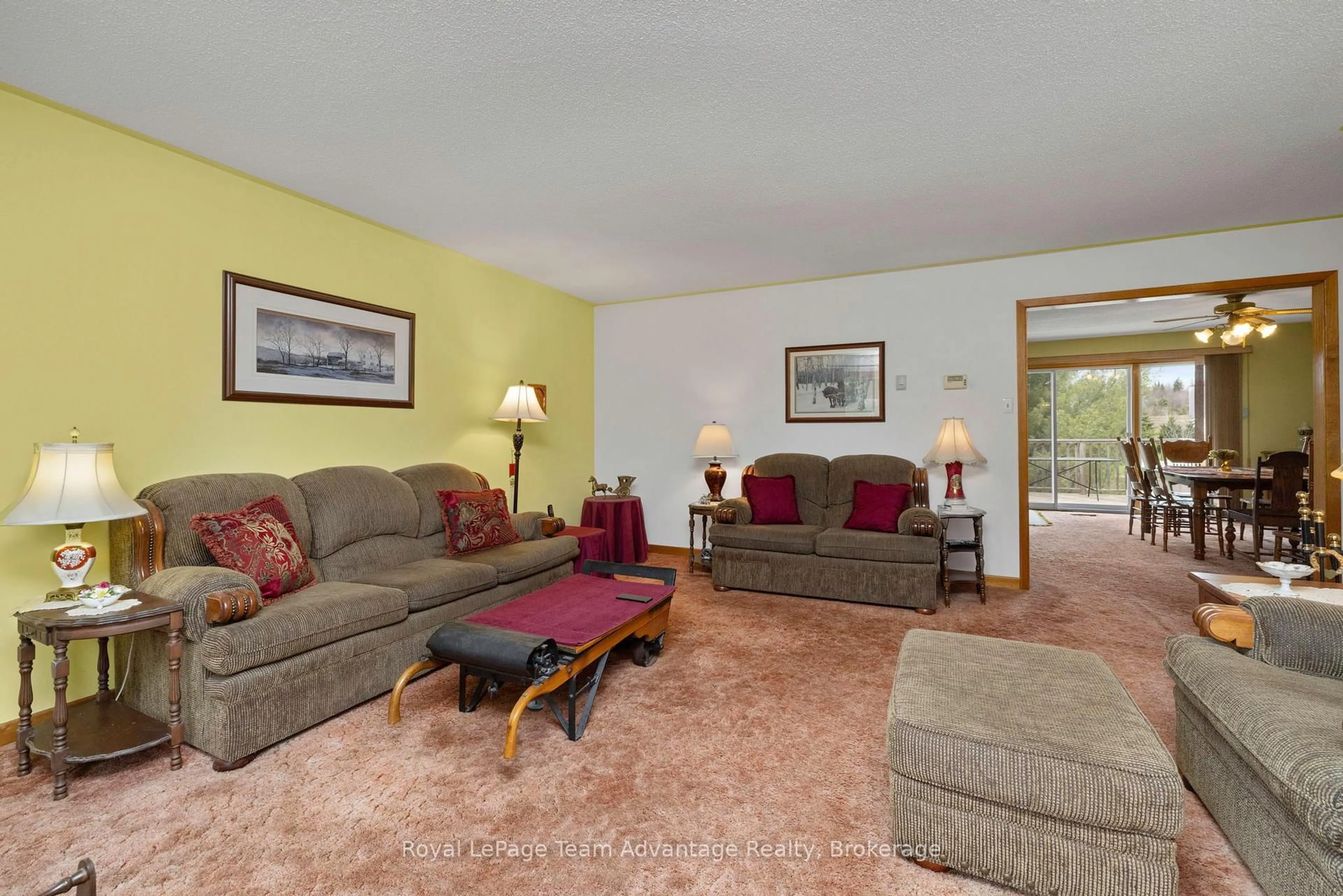 Living room with furniture, carpet floor for 142 Broadbent Rd, McKellar Ontario P2A 0B5