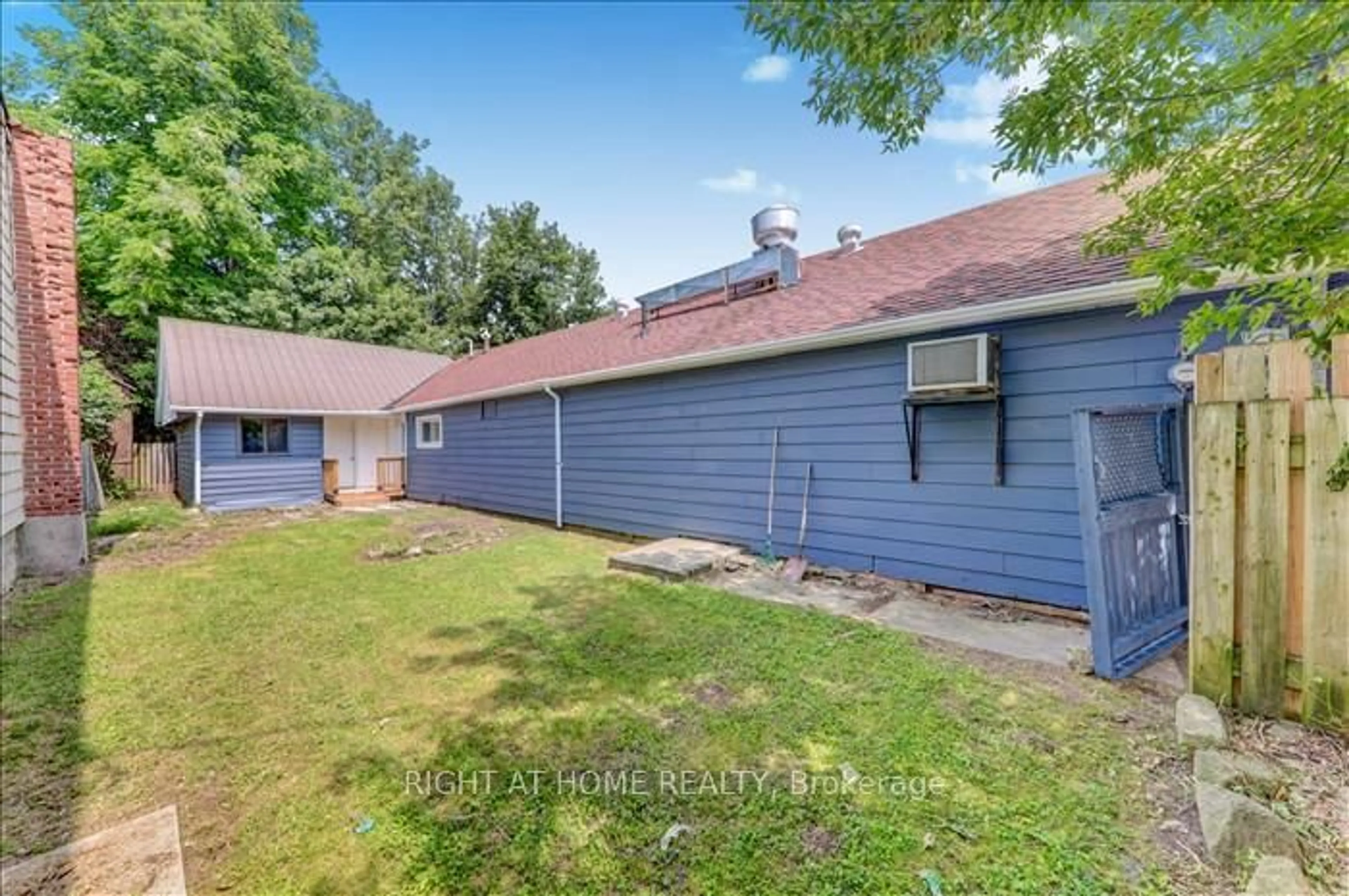 A pic from outside/outdoor area/front of a property/back of a property/a pic from drone, unknown for 4 George St, Havelock-Belmont-Methuen Ontario K0L 1Z0