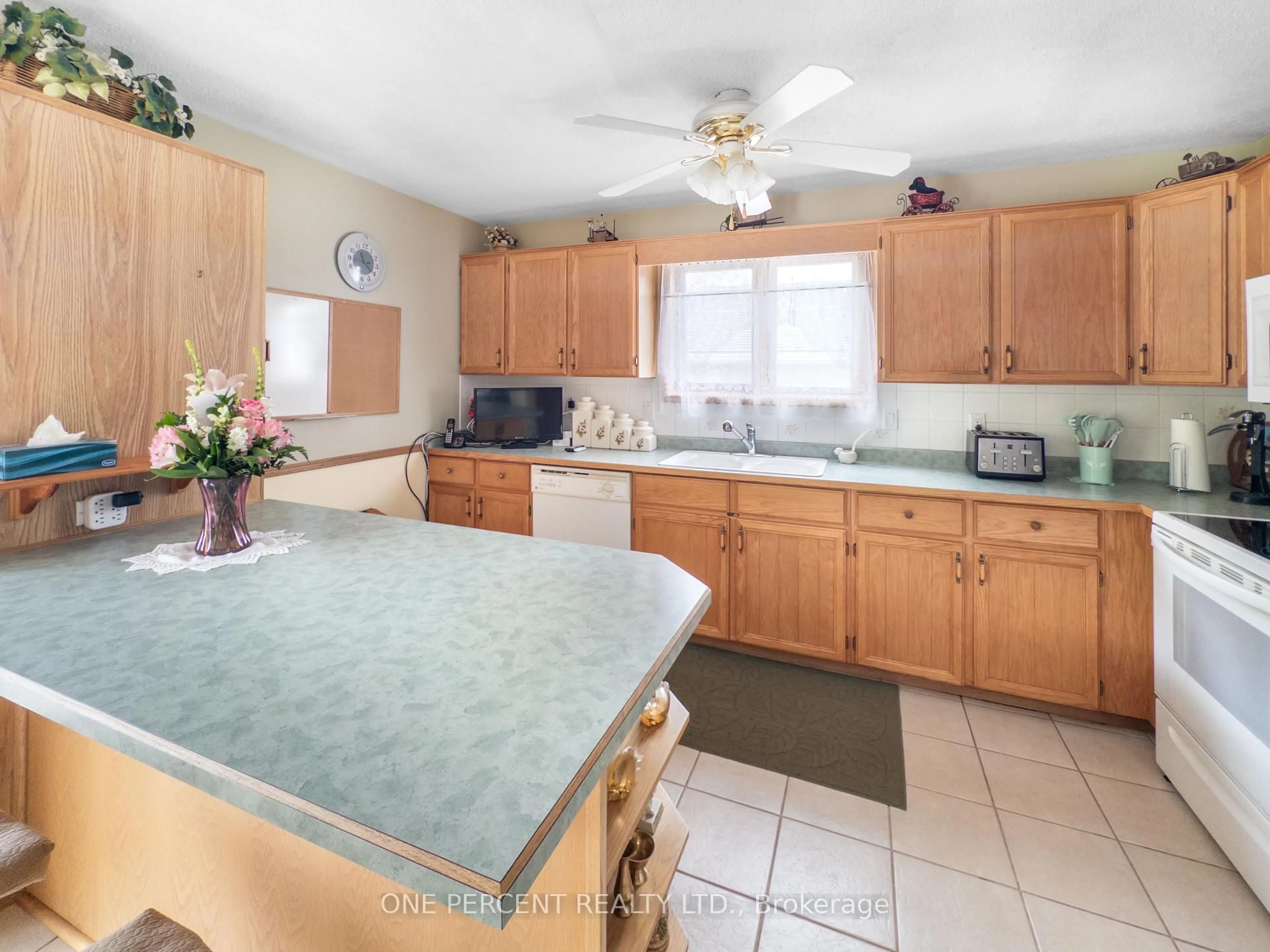 Standard kitchen, ceramic/tile floor for 25 Loraine Ave, Quinte West Ontario K8V 6M1