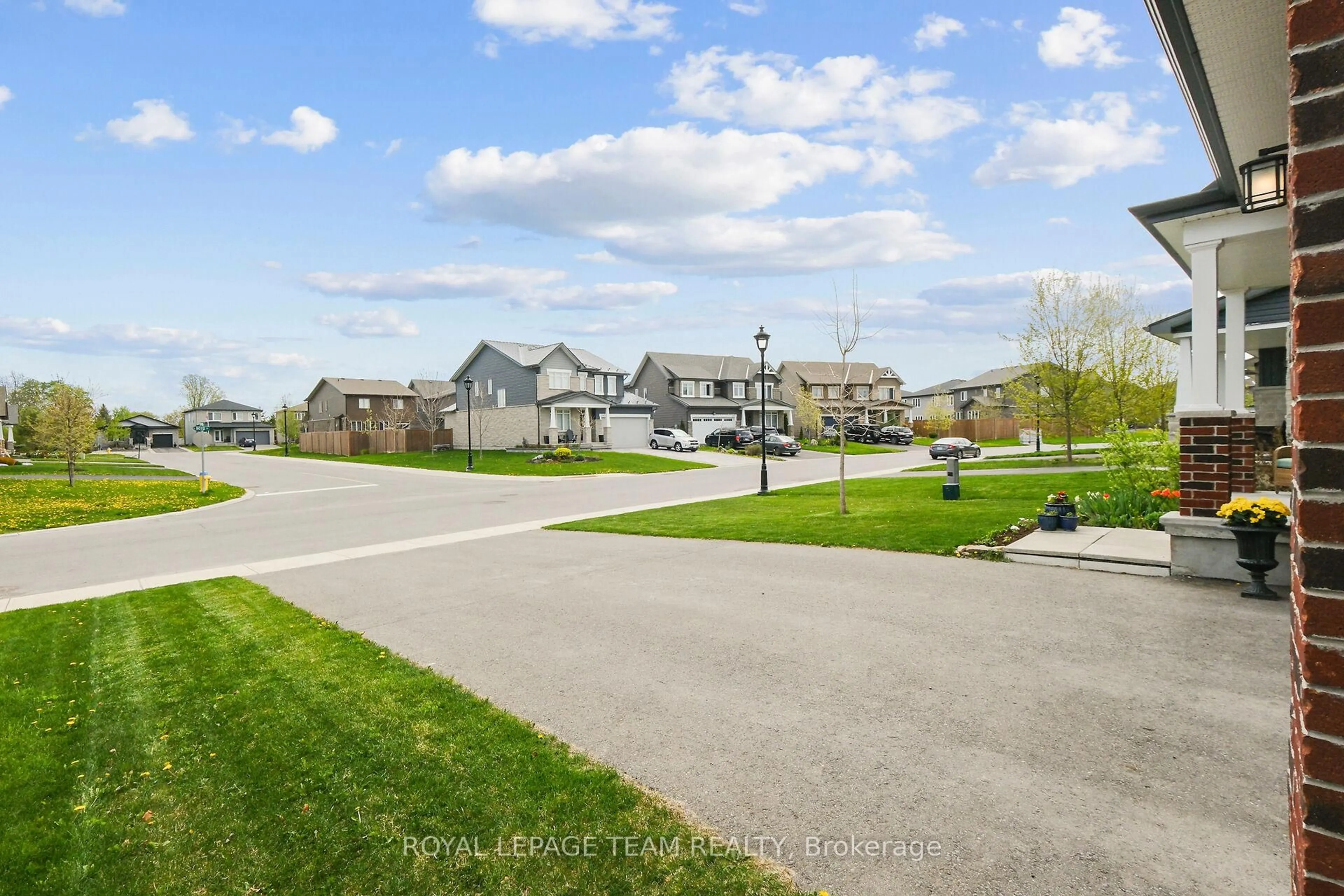 A pic from outside/outdoor area/front of a property/back of a property/a pic from drone, street for 240 Boyd St, Carleton Place Ontario K7C 0H3
