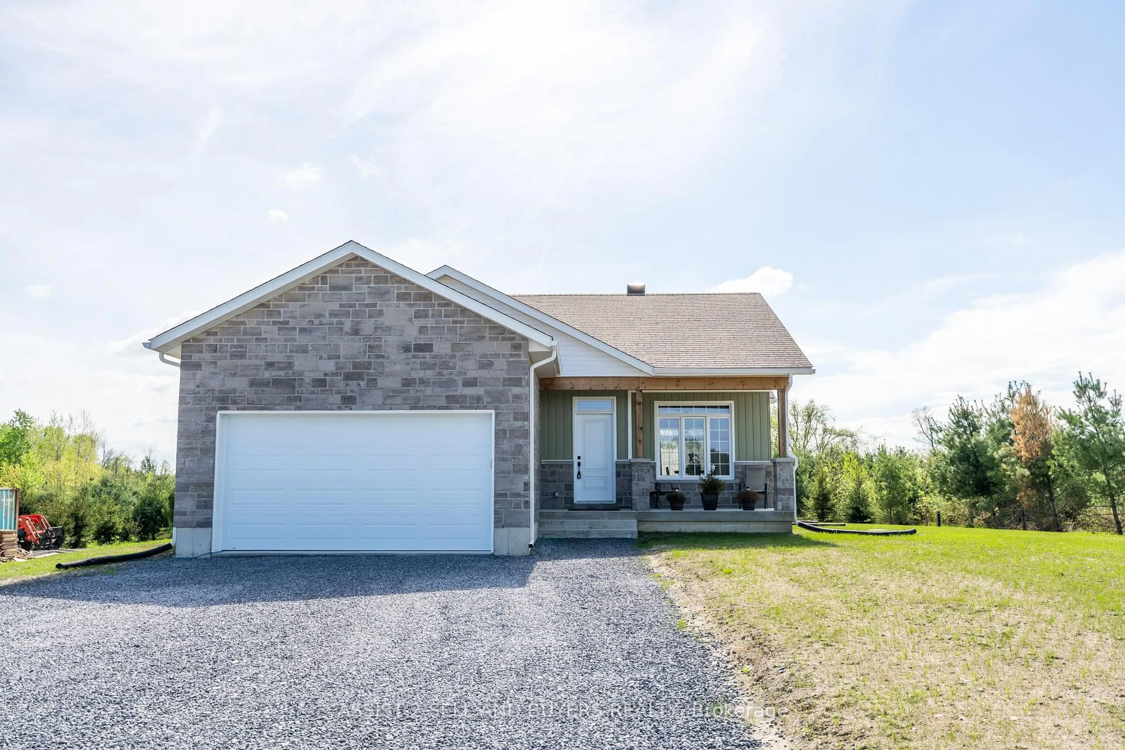 Home with brick exterior material, unknown for 4630 Lawson Rd, South Stormont Ontario K0C 1R0