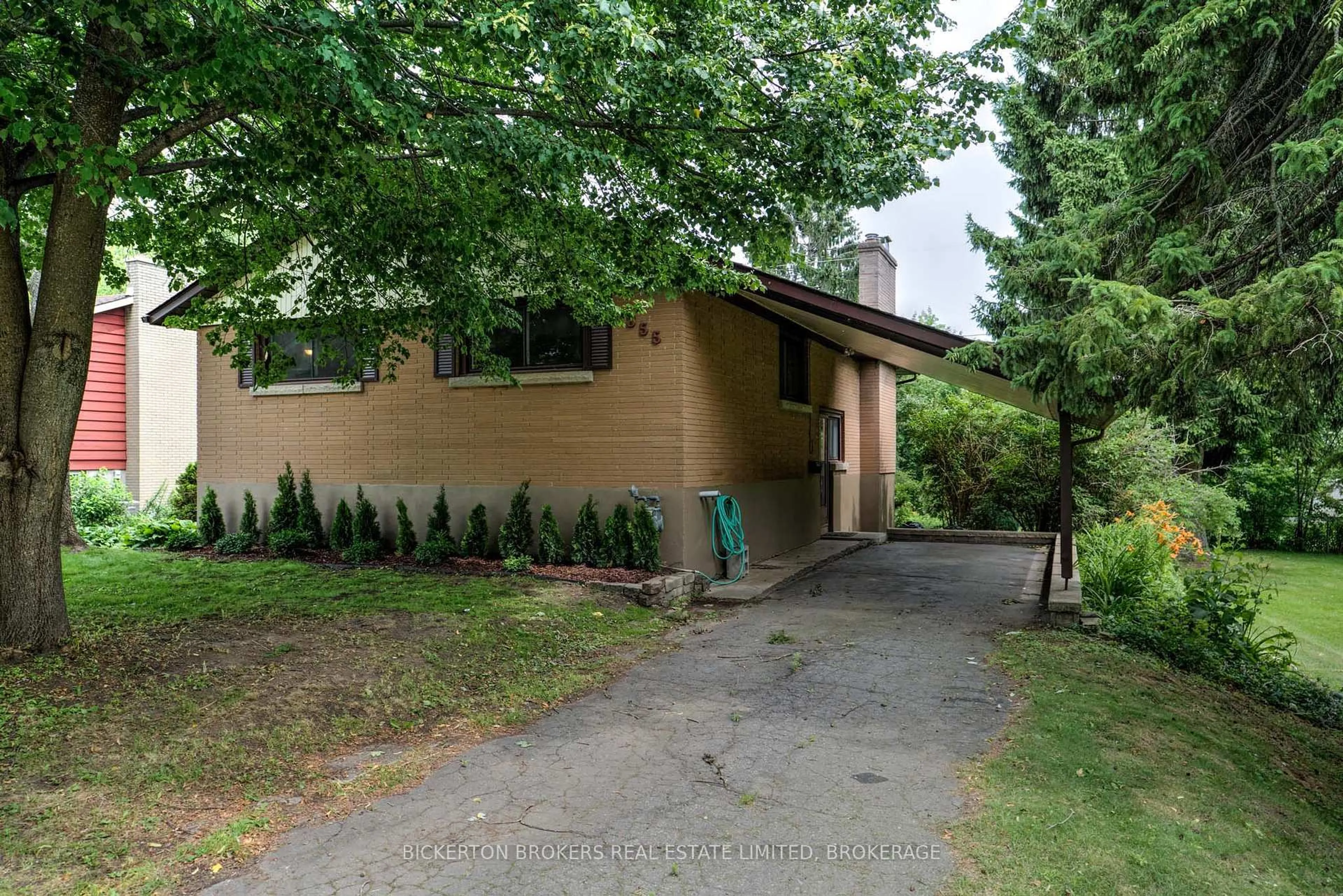 Unknown for 355 Elizabeth Dr, Gananoque Ontario K7G 1P6