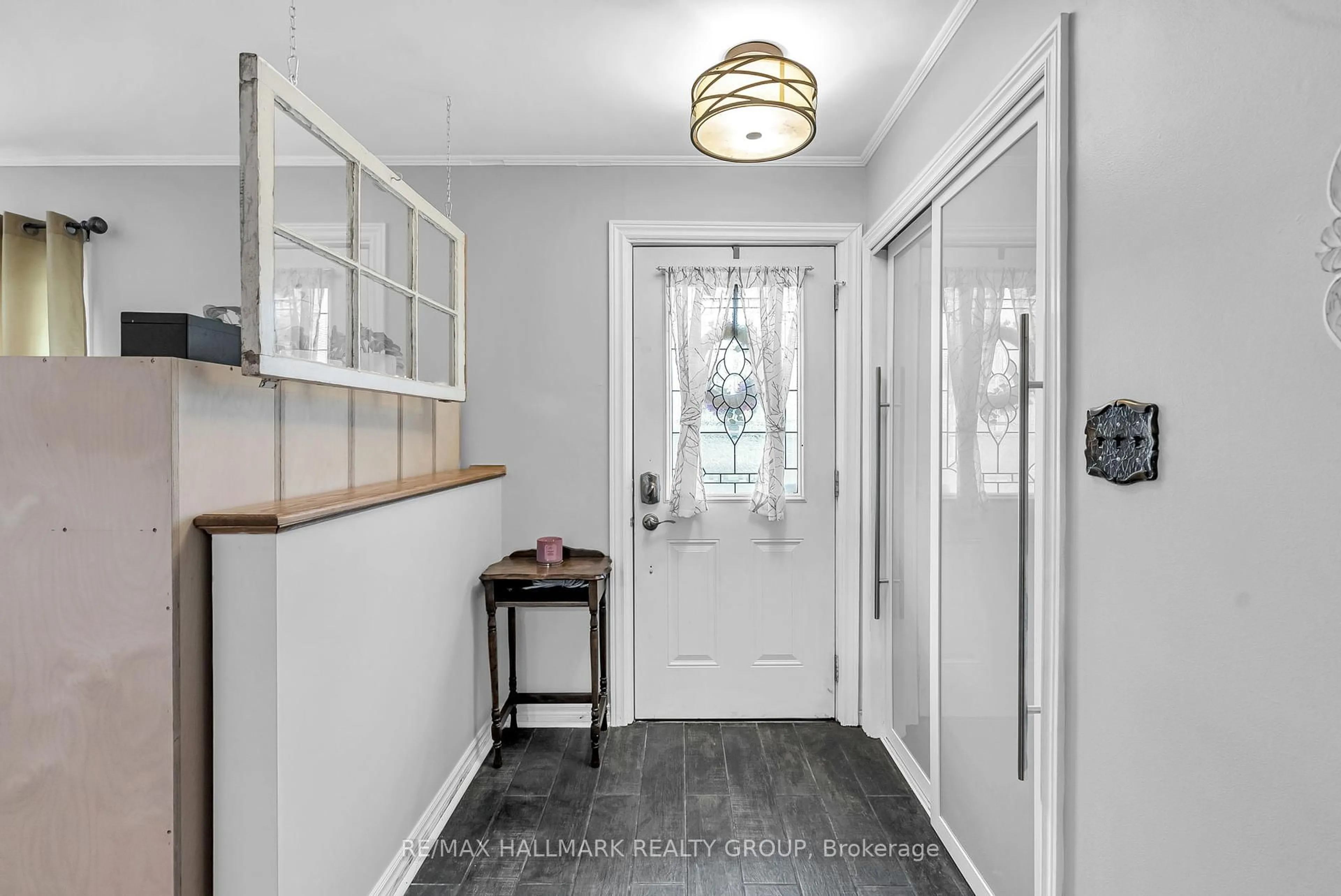 Indoor entryway for 5437 Brinston Rd, South Dundas Ontario L3P 3J3