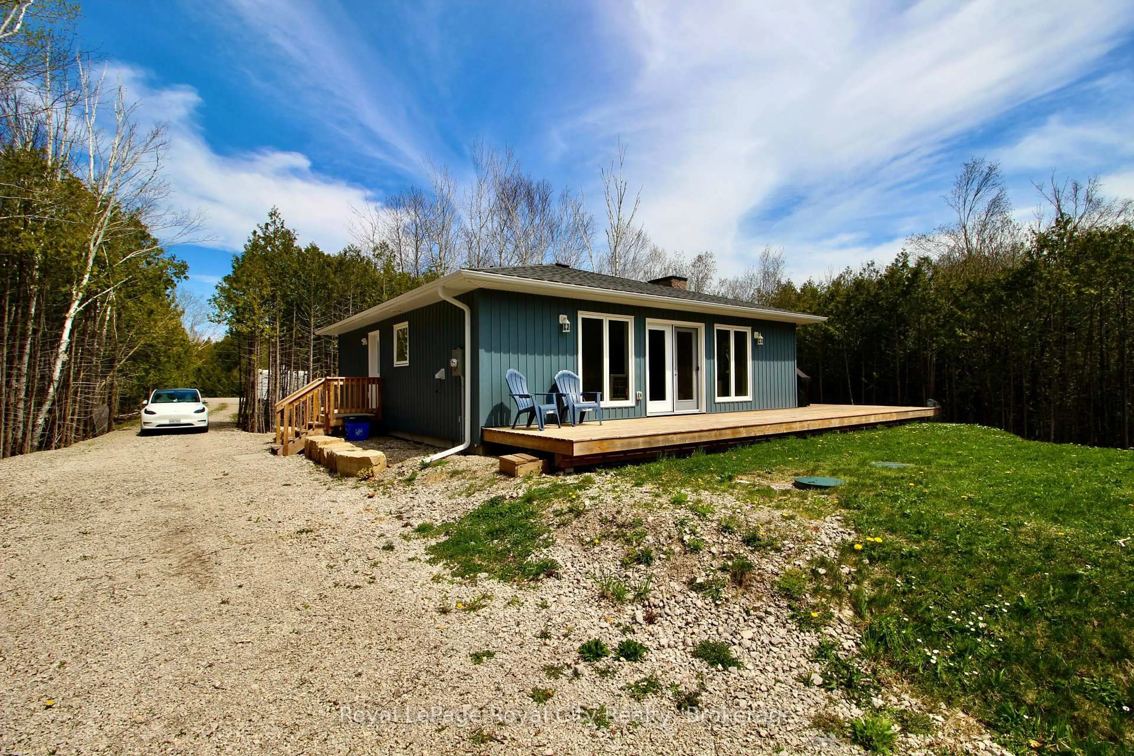 A pic from outside/outdoor area/front of a property/back of a property/a pic from drone, unknown for 134 Maple Golf Cres, Northern Bruce Peninsula Ontario N0H 2R0