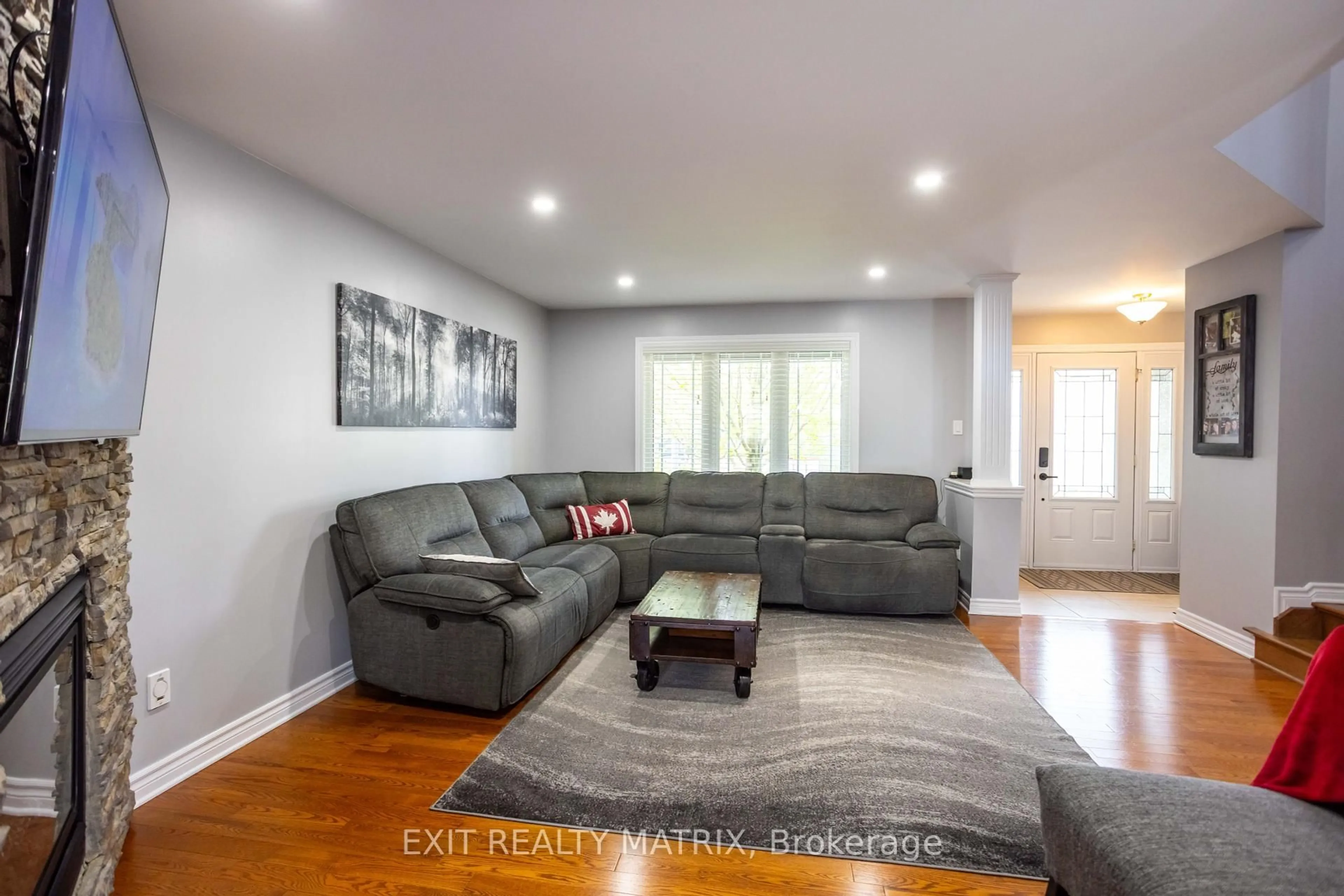 Living room with furniture, unknown for 65 South Indian Dr, The Nation Ontario K0A 2M0