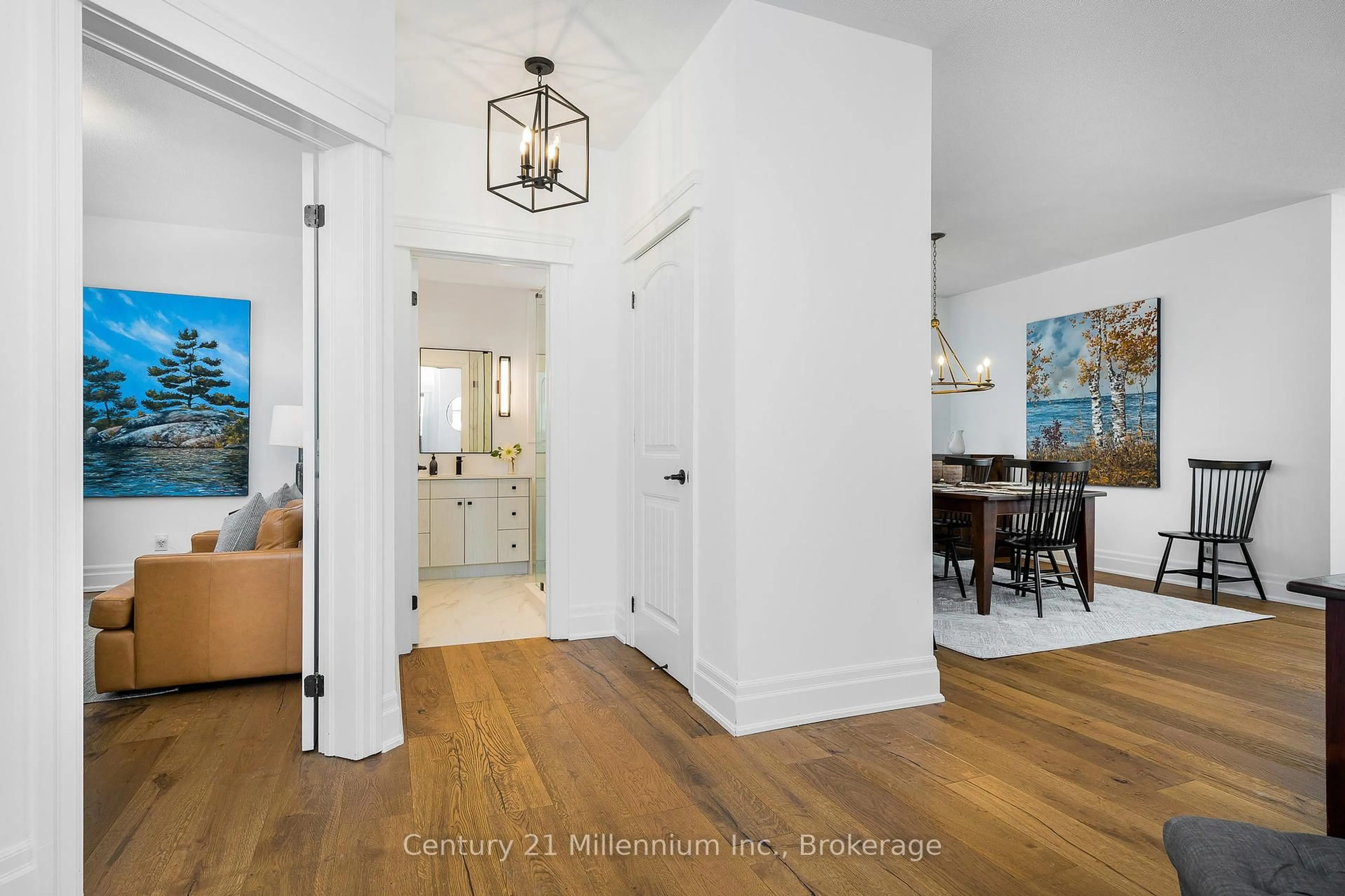 Indoor entryway for 132 Rankin's Cres, Blue Mountains Ontario N0H 2P0